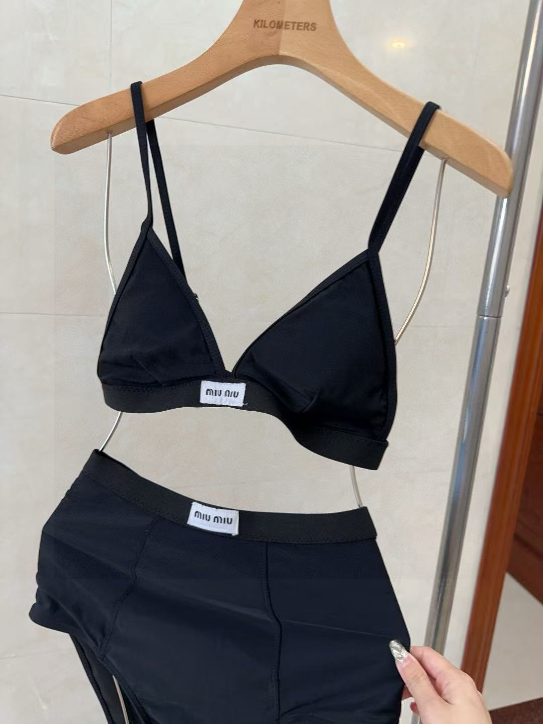 M1UM1U シンプルレタービキニ【 50％割引+送料無料】