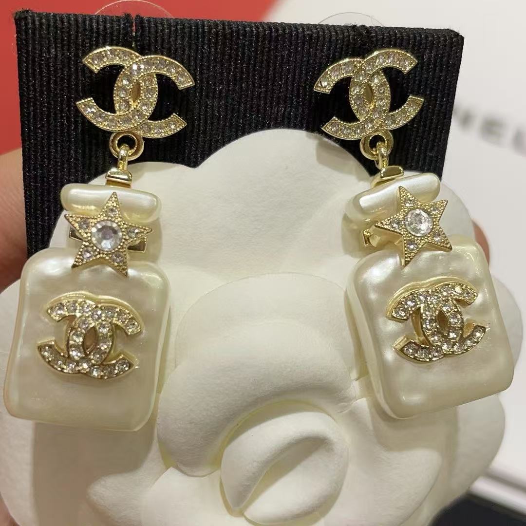 CHANE1 香水瓶 ダブルC イヤリング【 50％割引+送料無料】