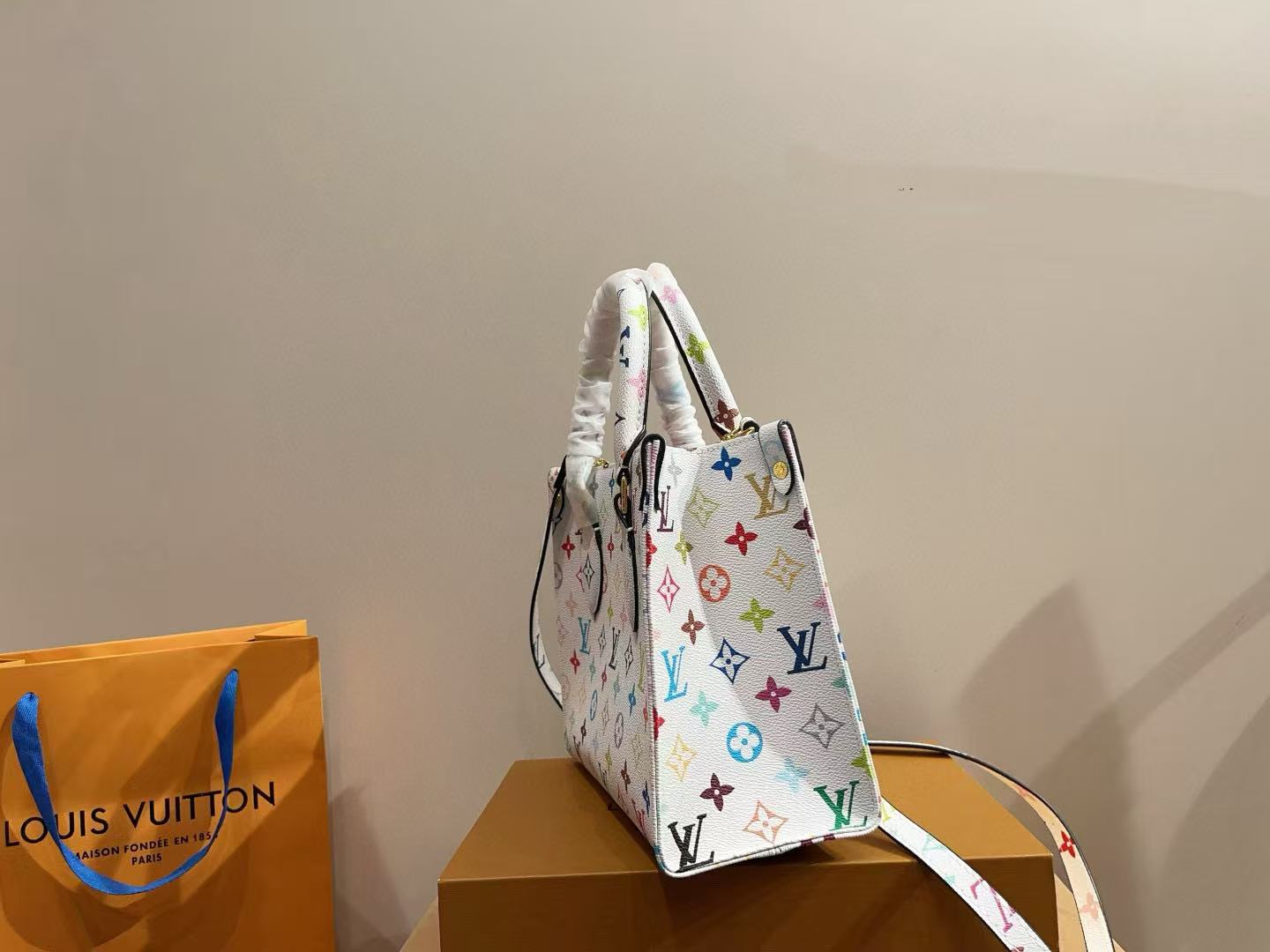 LV onthegoショッピングバッグ【 50％割引+送料無料】