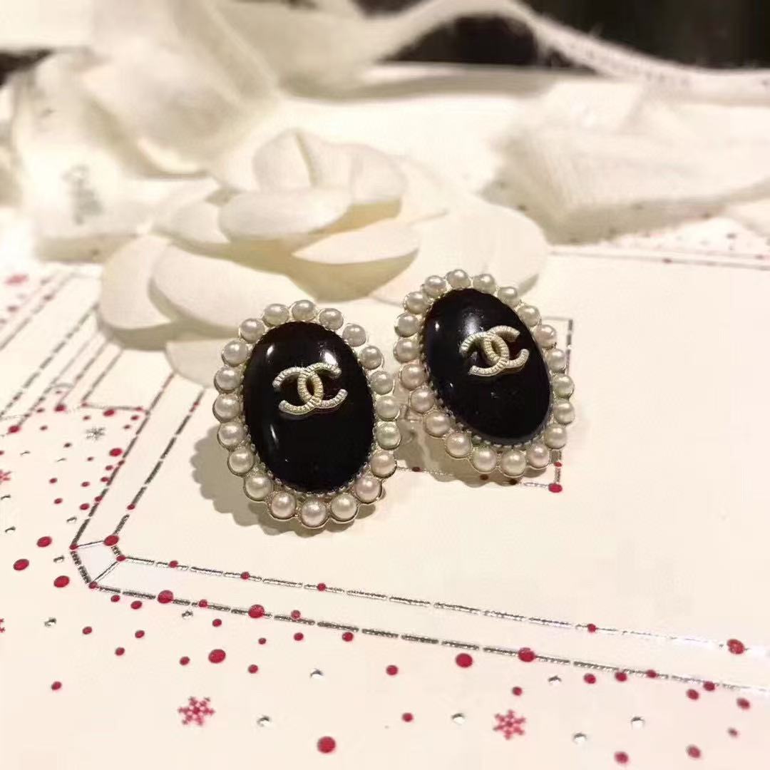 CHANE1 ダブルCパールオーバルイヤリング【50％割引+送料無料】