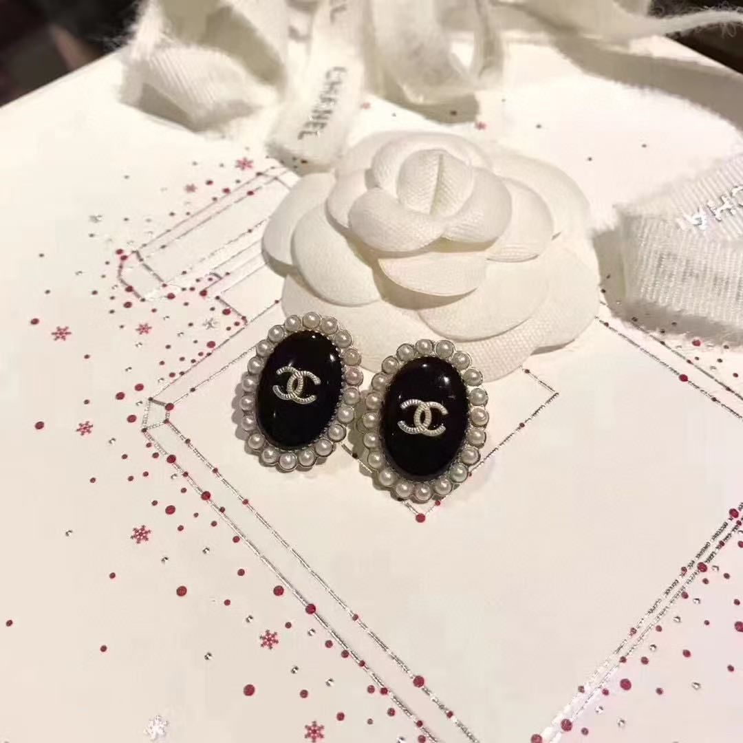 CHANE1 ダブルCパールオーバルイヤリング【50％割引+送料無料】