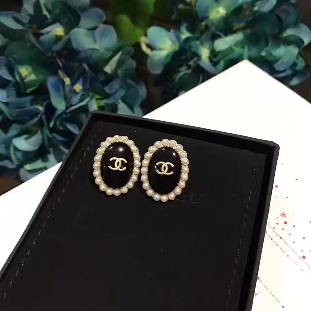 CHANE1 ダブルCパールオーバルイヤリング【50％割引+送料無料】