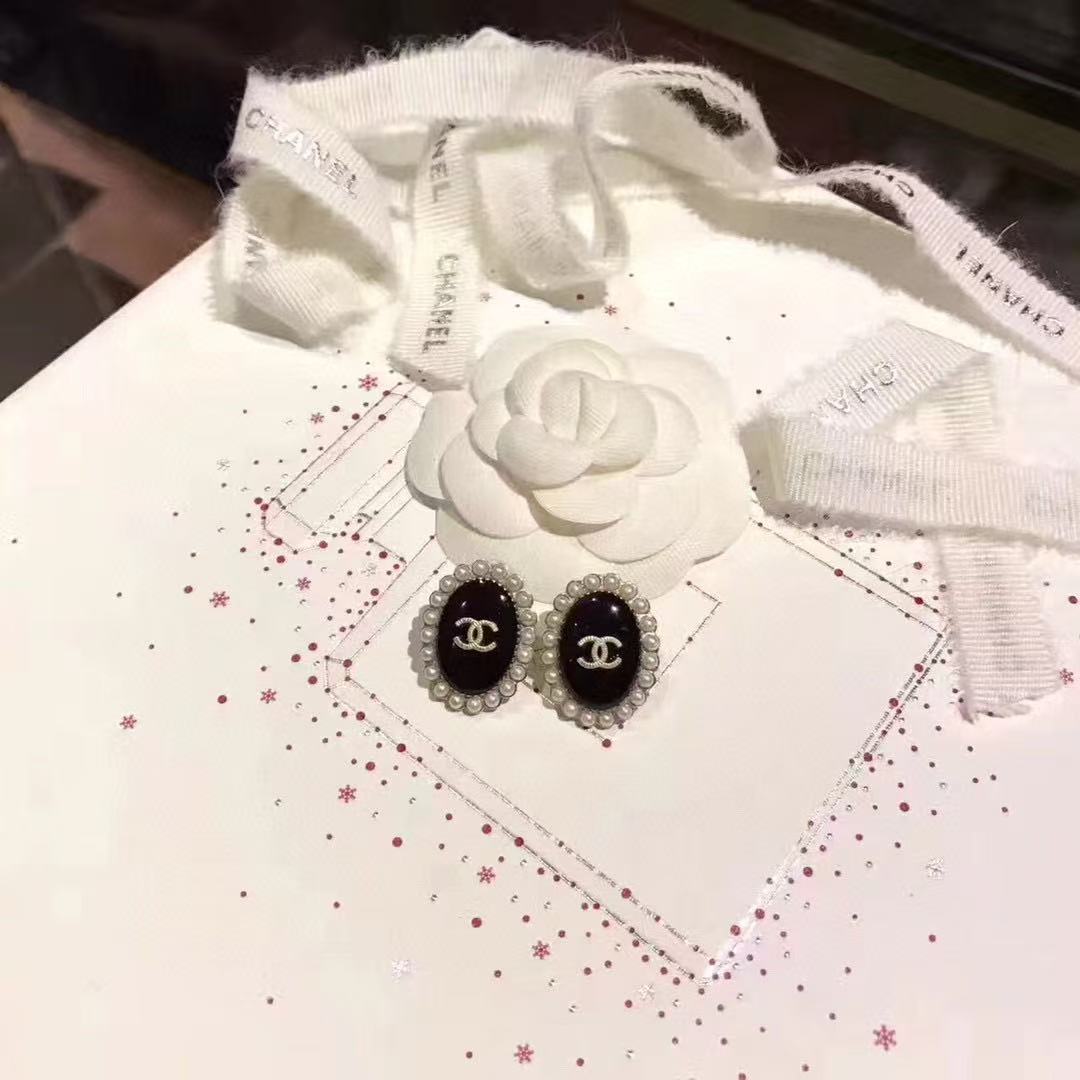 CHANE1 ダブルCパールオーバルイヤリング【50％割引+送料無料】