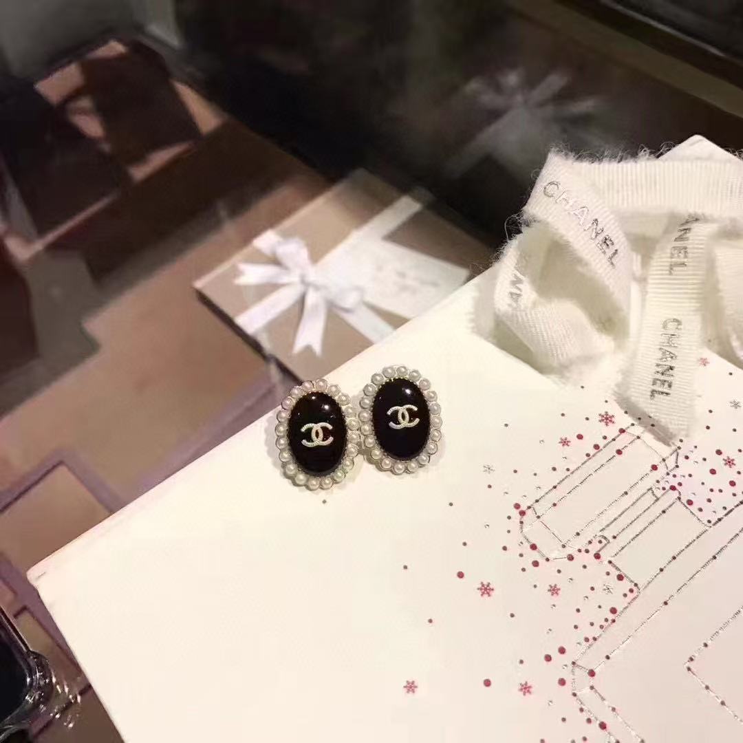 CHANE1 ダブルCパールオーバルイヤリング【50％割引+送料無料】
