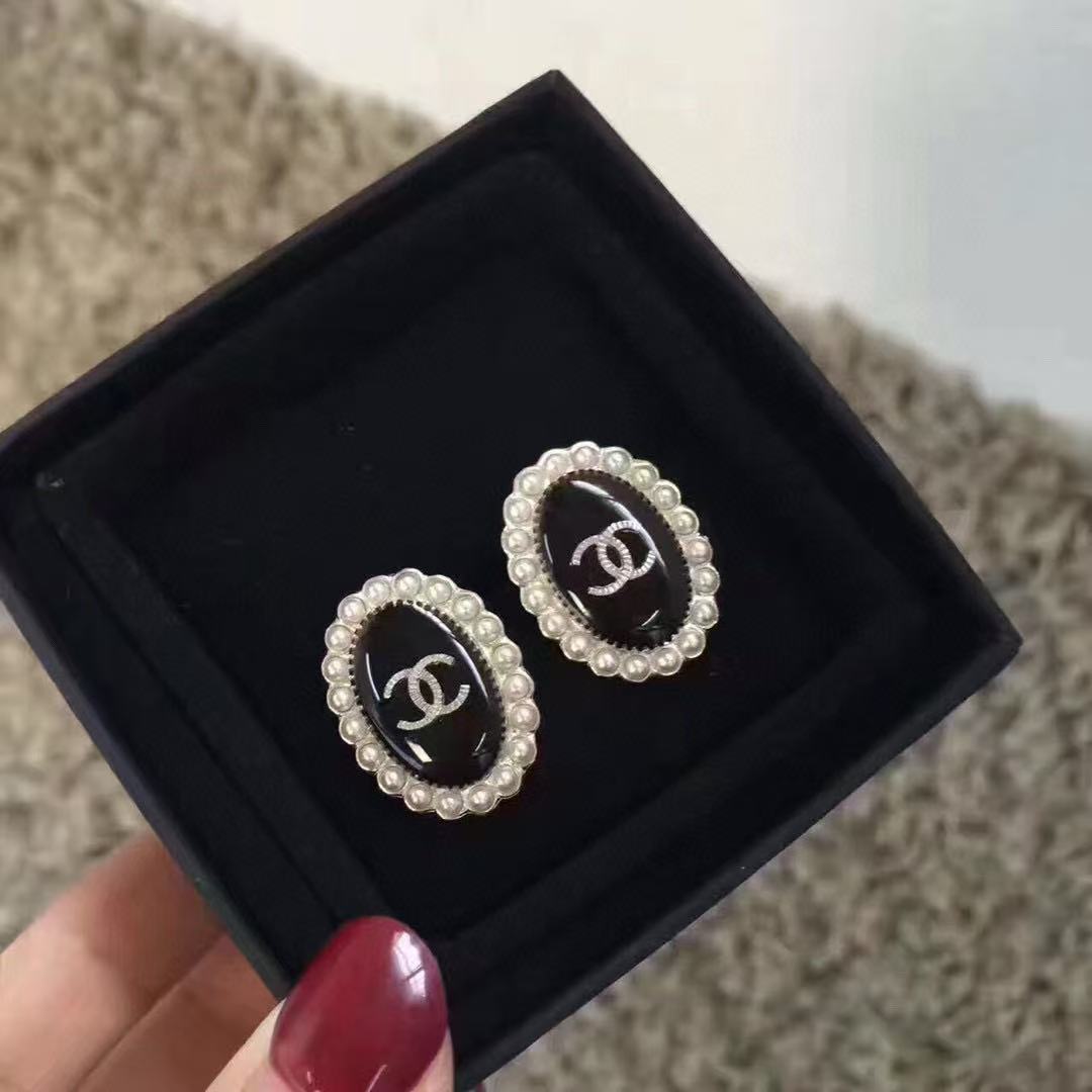CHANE1 ダブルCパールオーバルイヤリング【50％割引+送料無料】