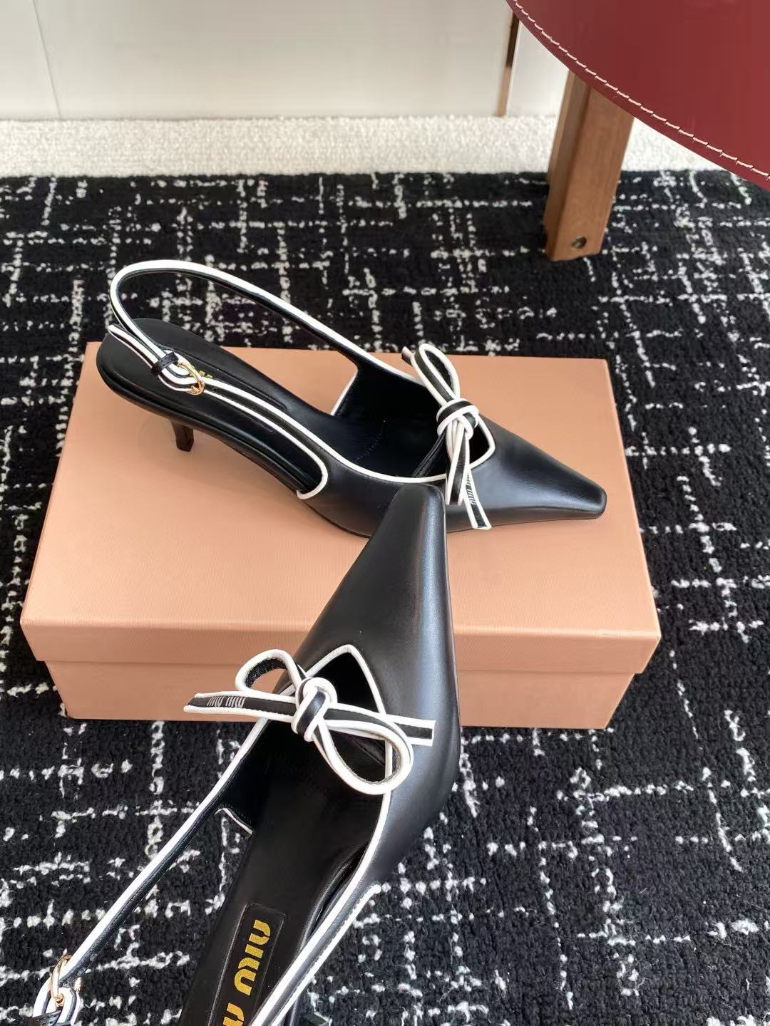 M1UM1U 高品質 蝶結び ローヒール シューズ【50％割引+送料無料】