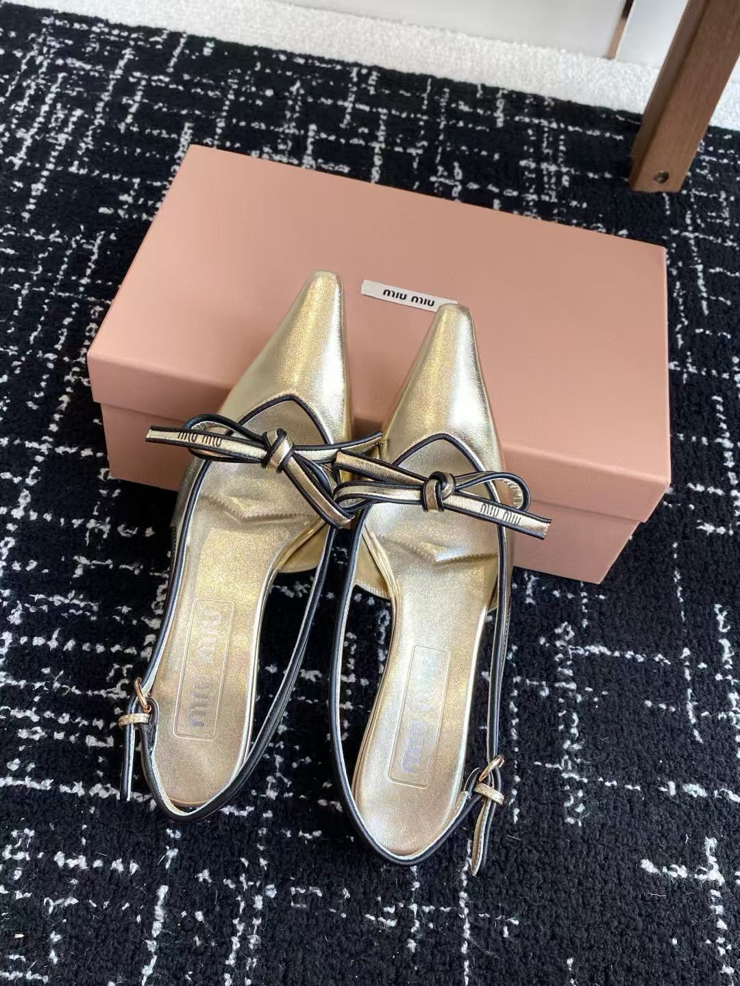 M1UM1U 高品質 蝶結び ローヒール シューズ【50％割引+送料無料】