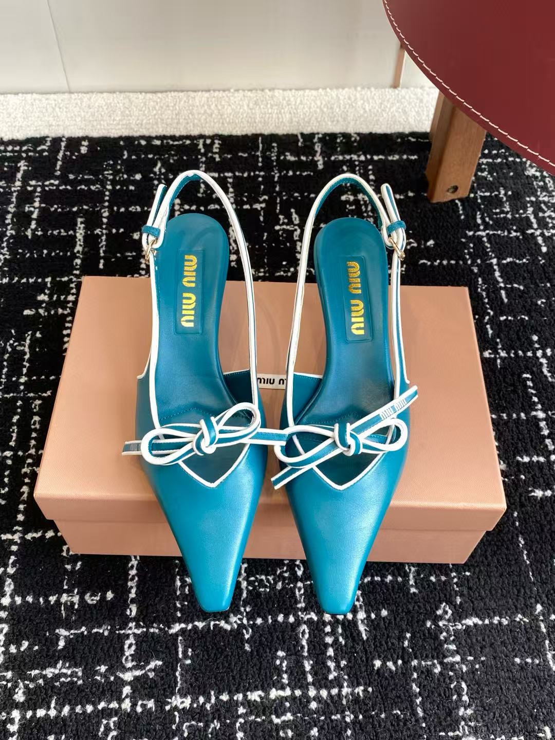 M1UM1U 高品質 蝶結び ローヒール シューズ【50％割引+送料無料】