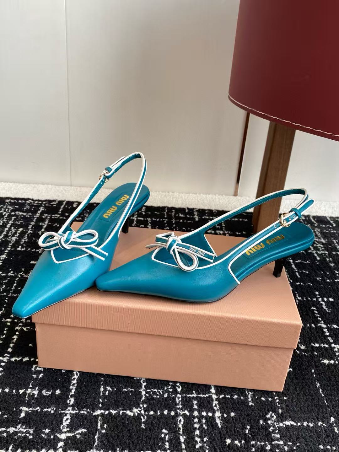 M1UM1U 高品質 蝶結び ローヒール シューズ【50％割引+送料無料】