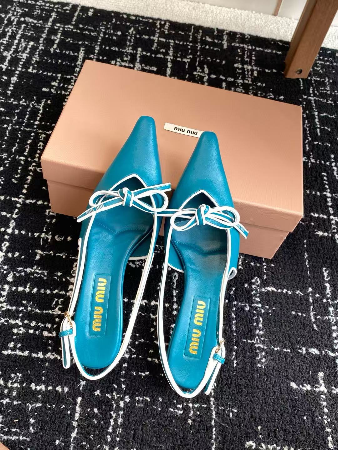 M1UM1U 高品質 蝶結び ローヒール シューズ【50％割引+送料無料】