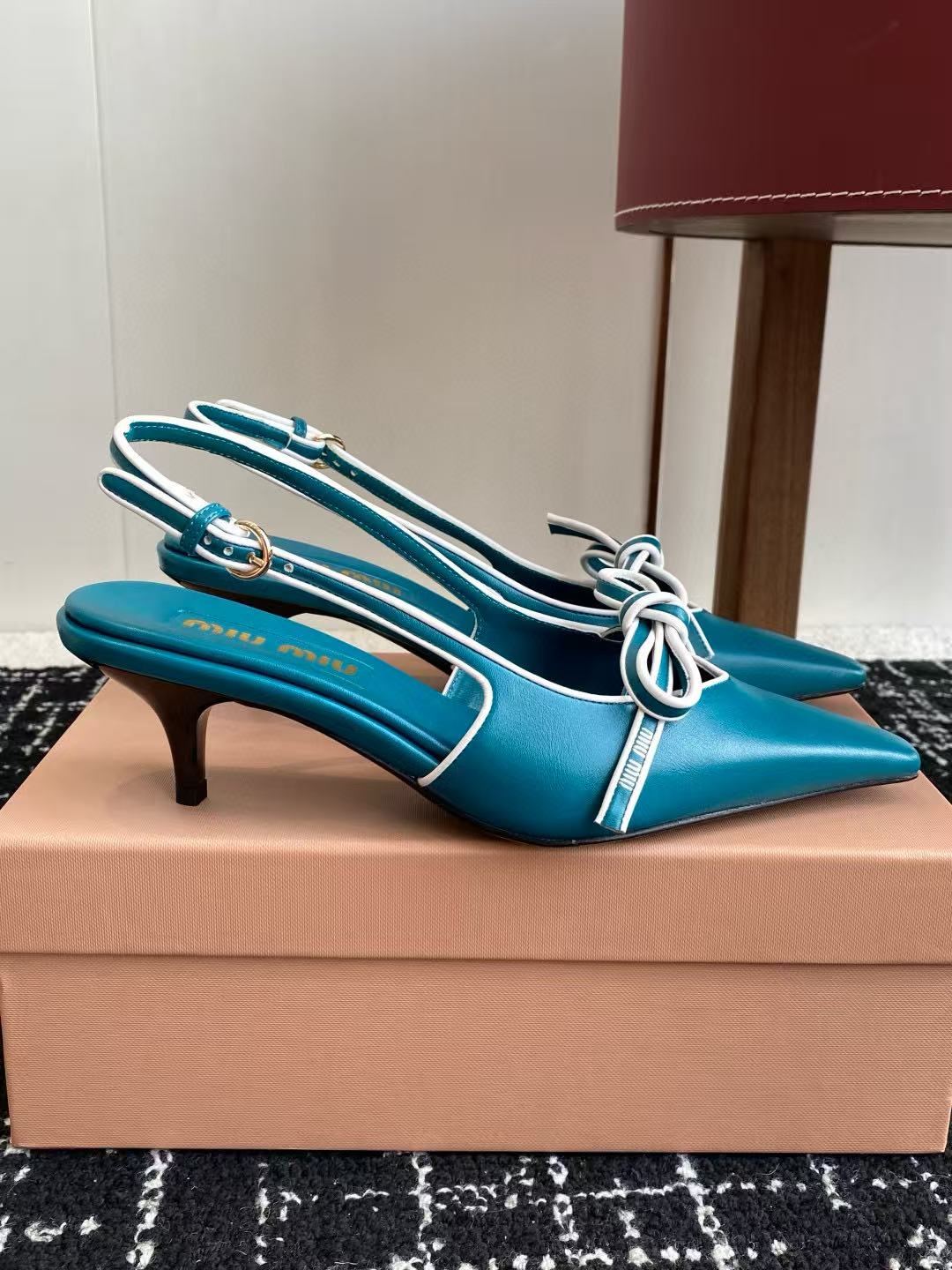 M1UM1U 高品質 蝶結び ローヒール シューズ【50％割引+送料無料】