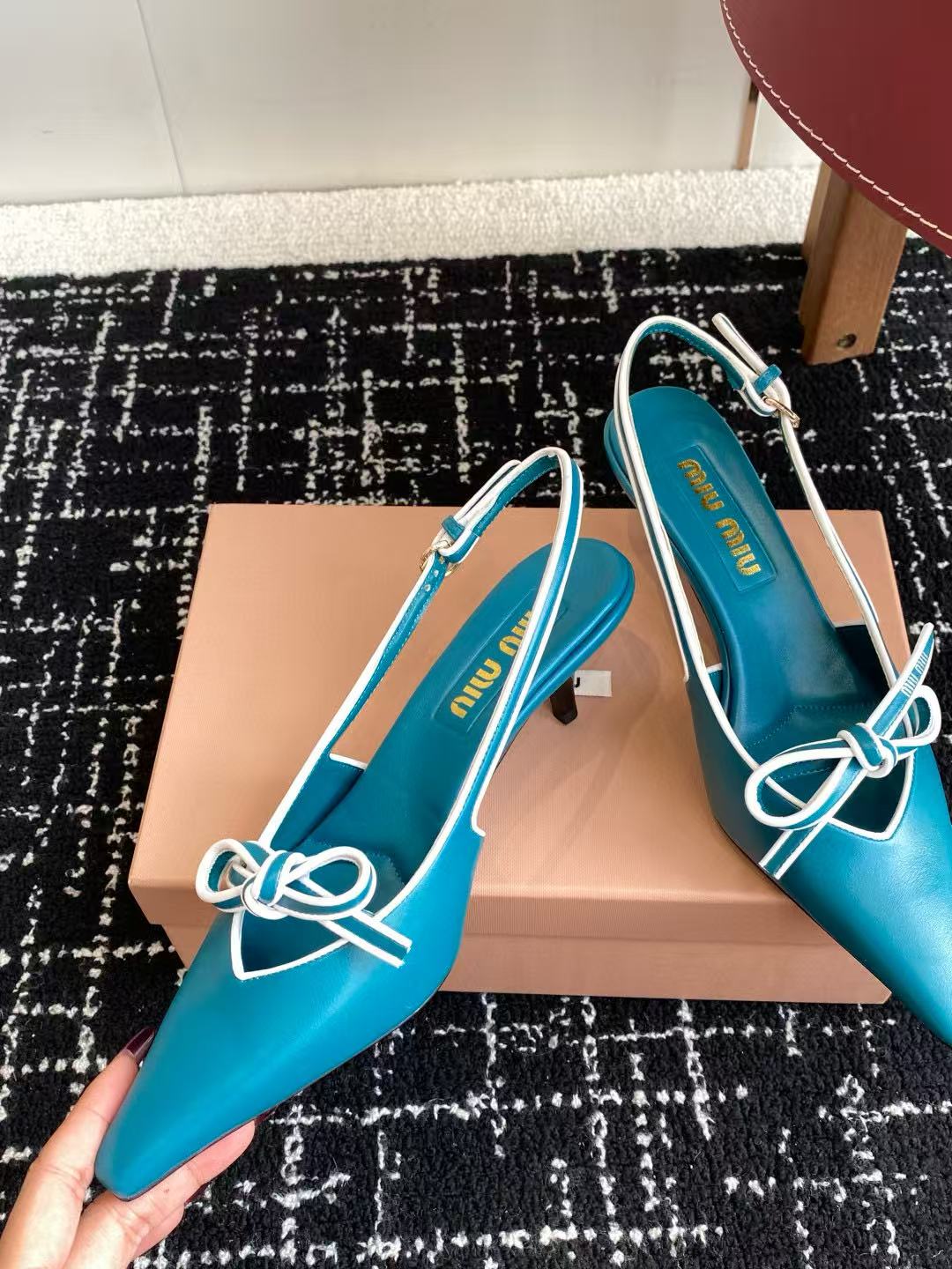 M1UM1U 高品質 蝶結び ローヒール シューズ【50％割引+送料無料】