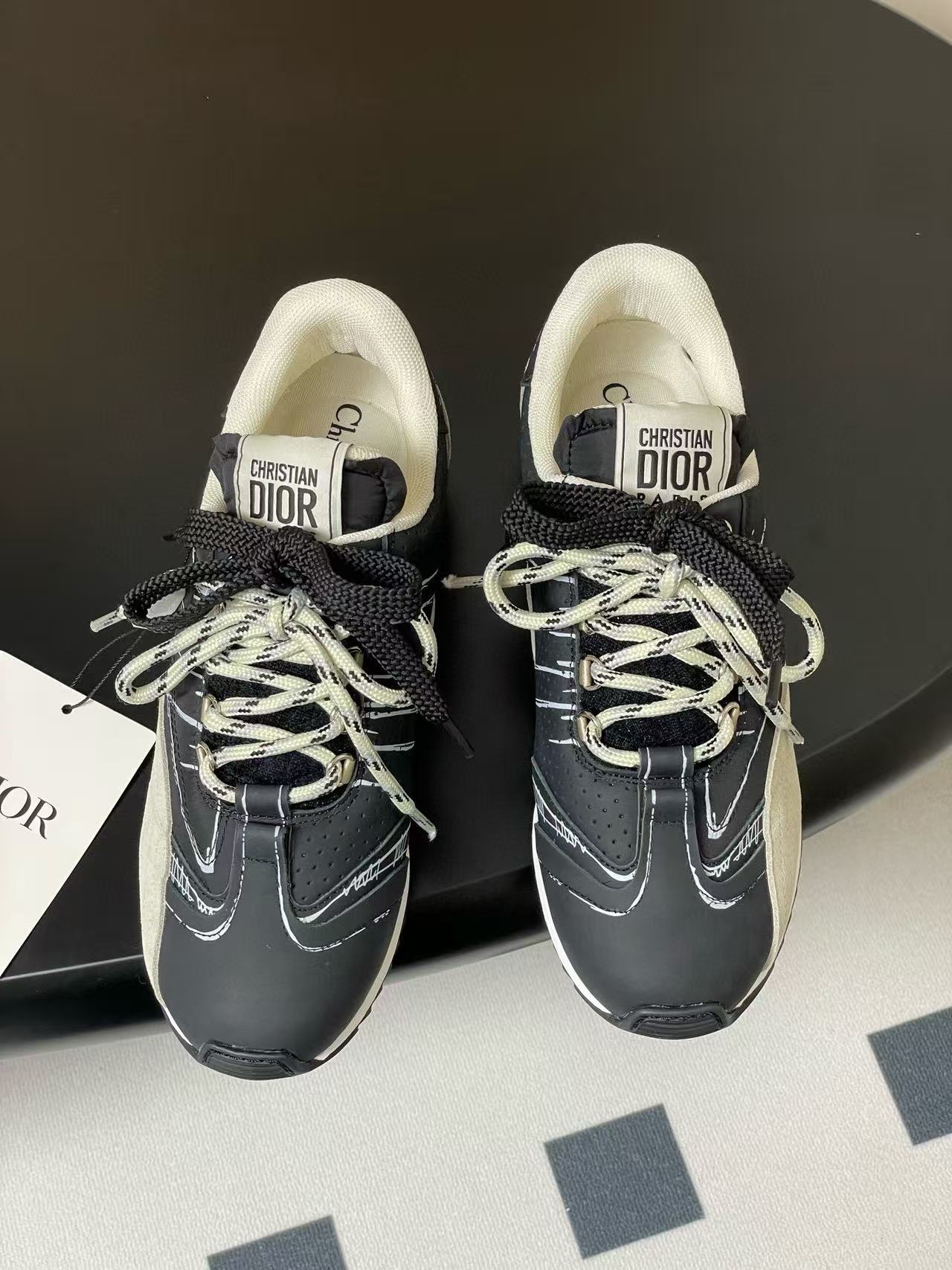 DI0Rの高品質カジュアルシューズ【50％割引+送料無料】