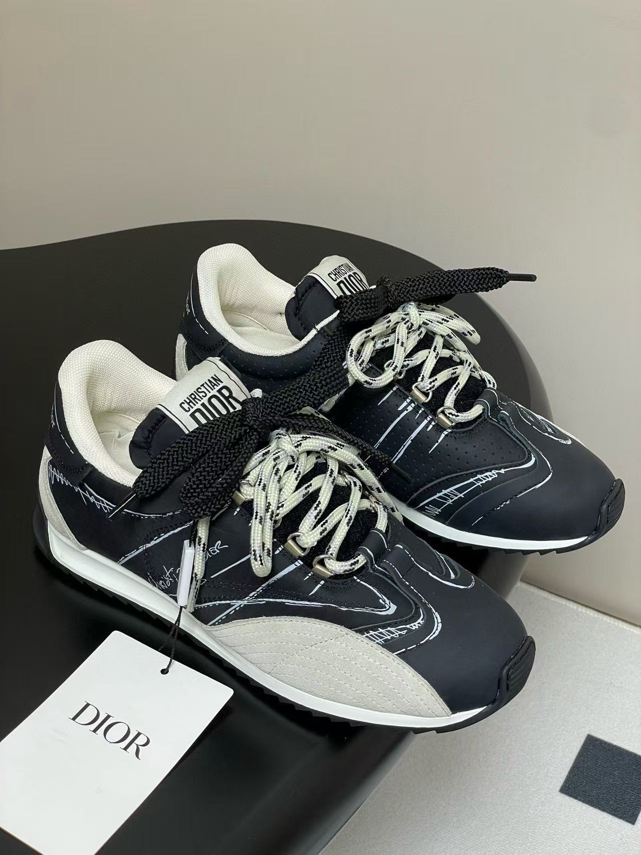 DI0Rの高品質カジュアルシューズ【50％割引+送料無料】