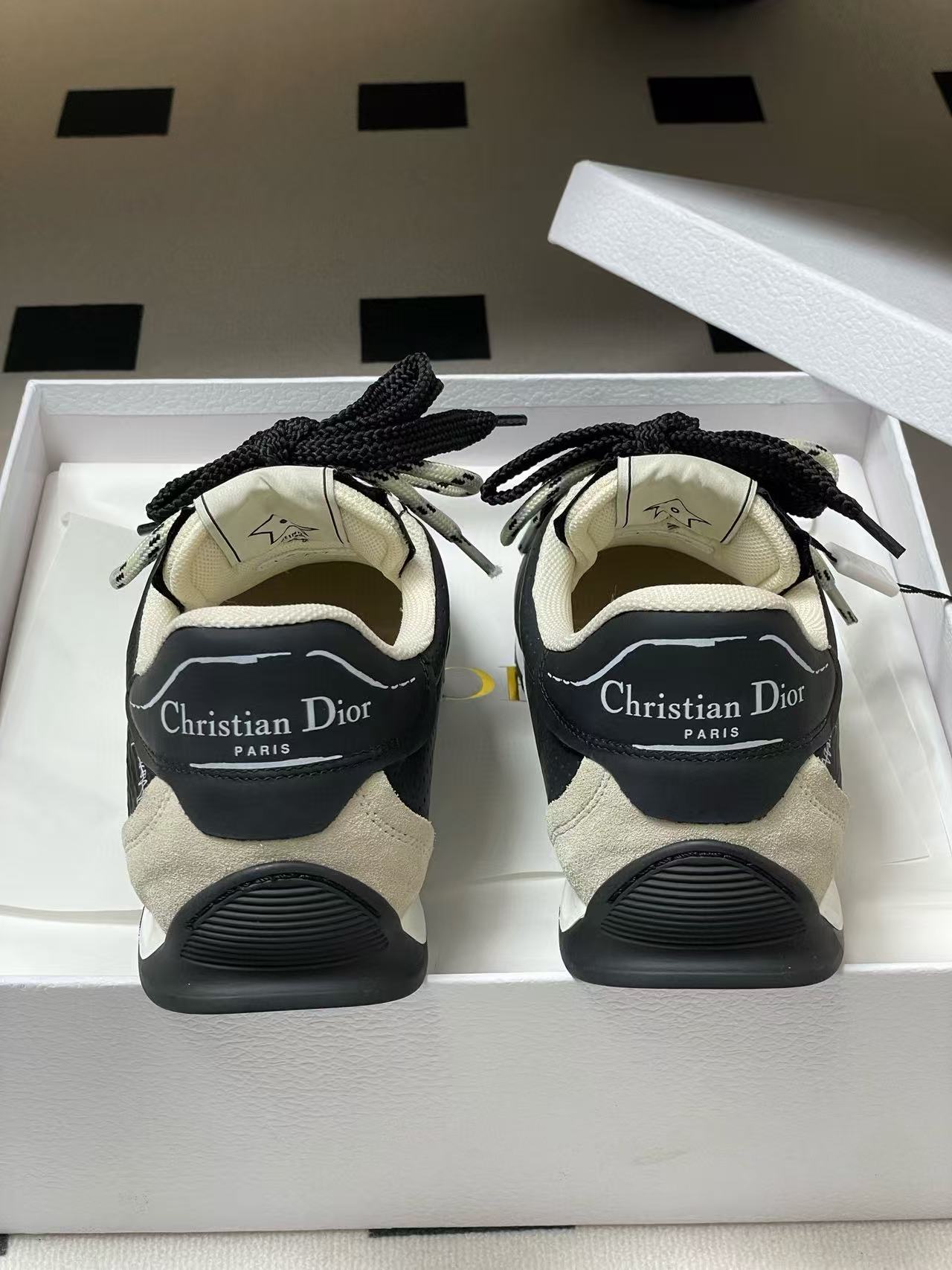 DI0Rの高品質カジュアルシューズ【50％割引+送料無料】