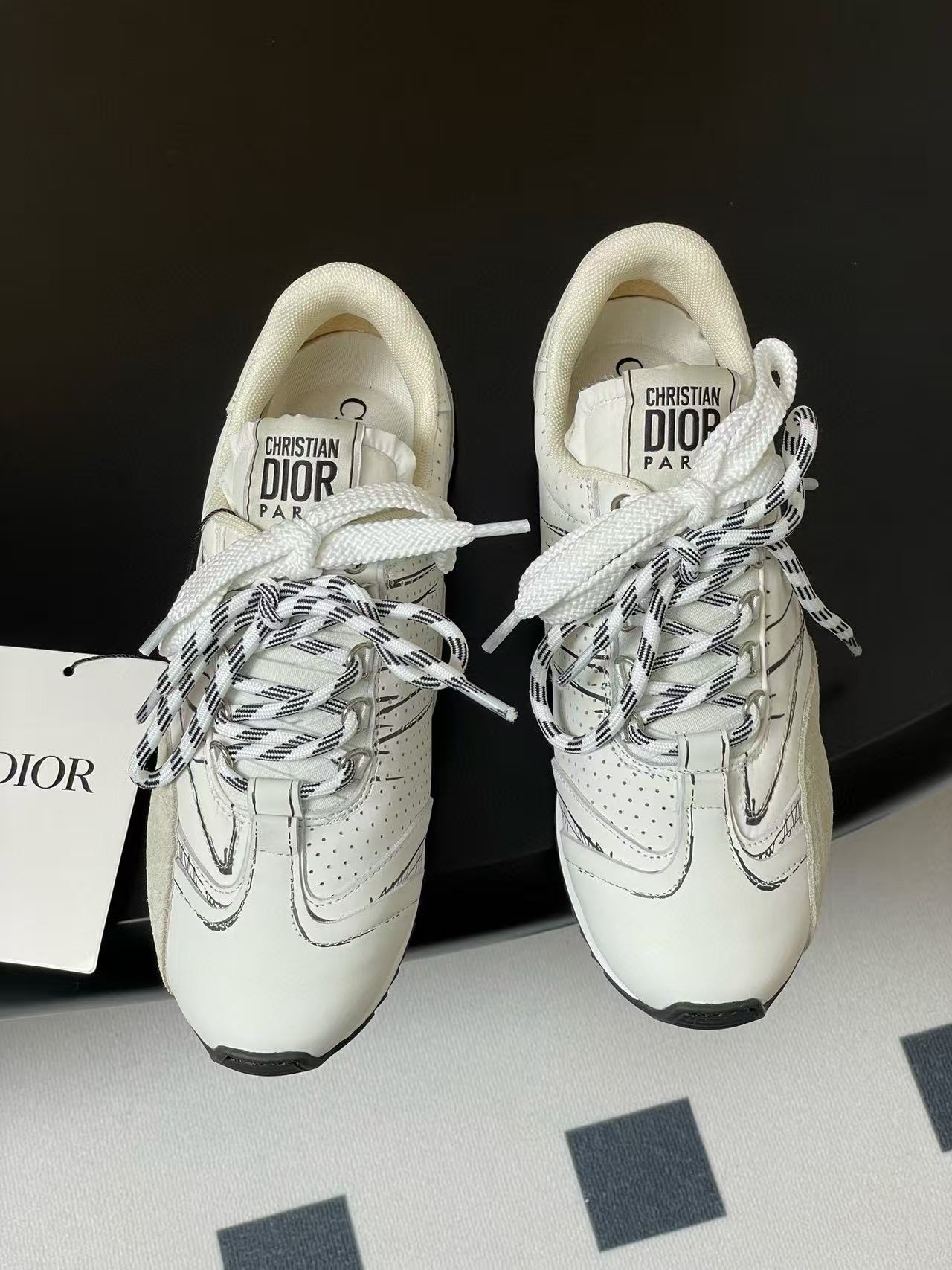 DI0Rの高品質カジュアルシューズ【50％割引+送料無料】