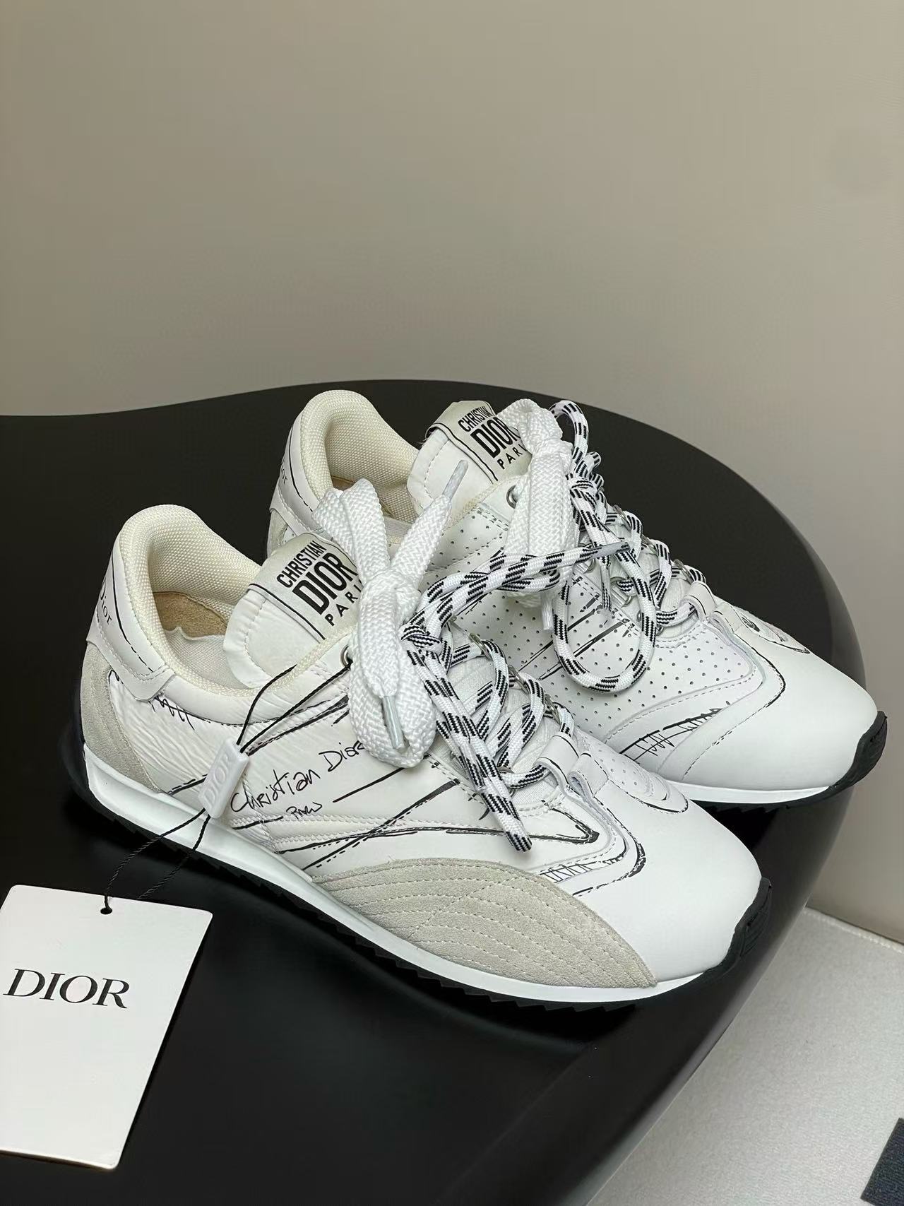 DI0Rの高品質カジュアルシューズ【50％割引+送料無料】