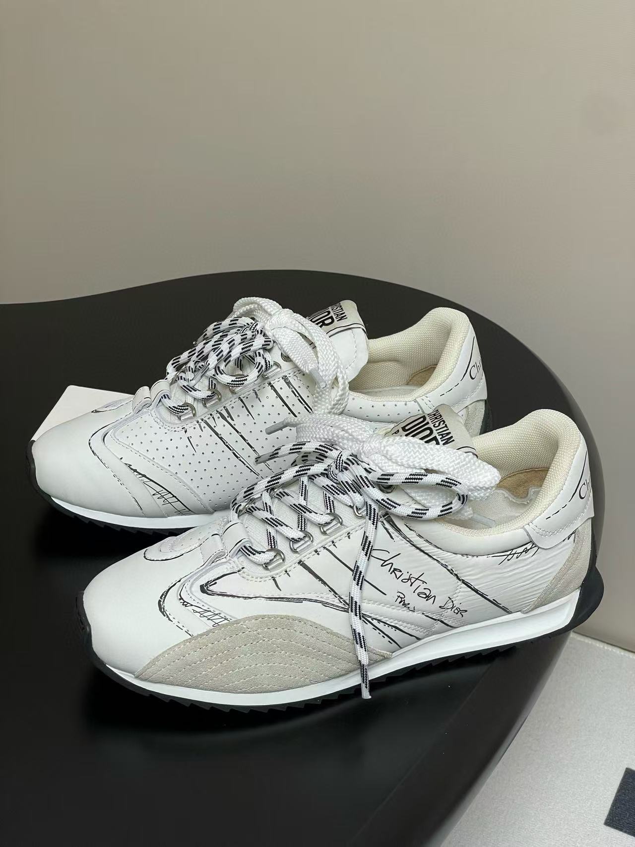 DI0Rの高品質カジュアルシューズ【50％割引+送料無料】