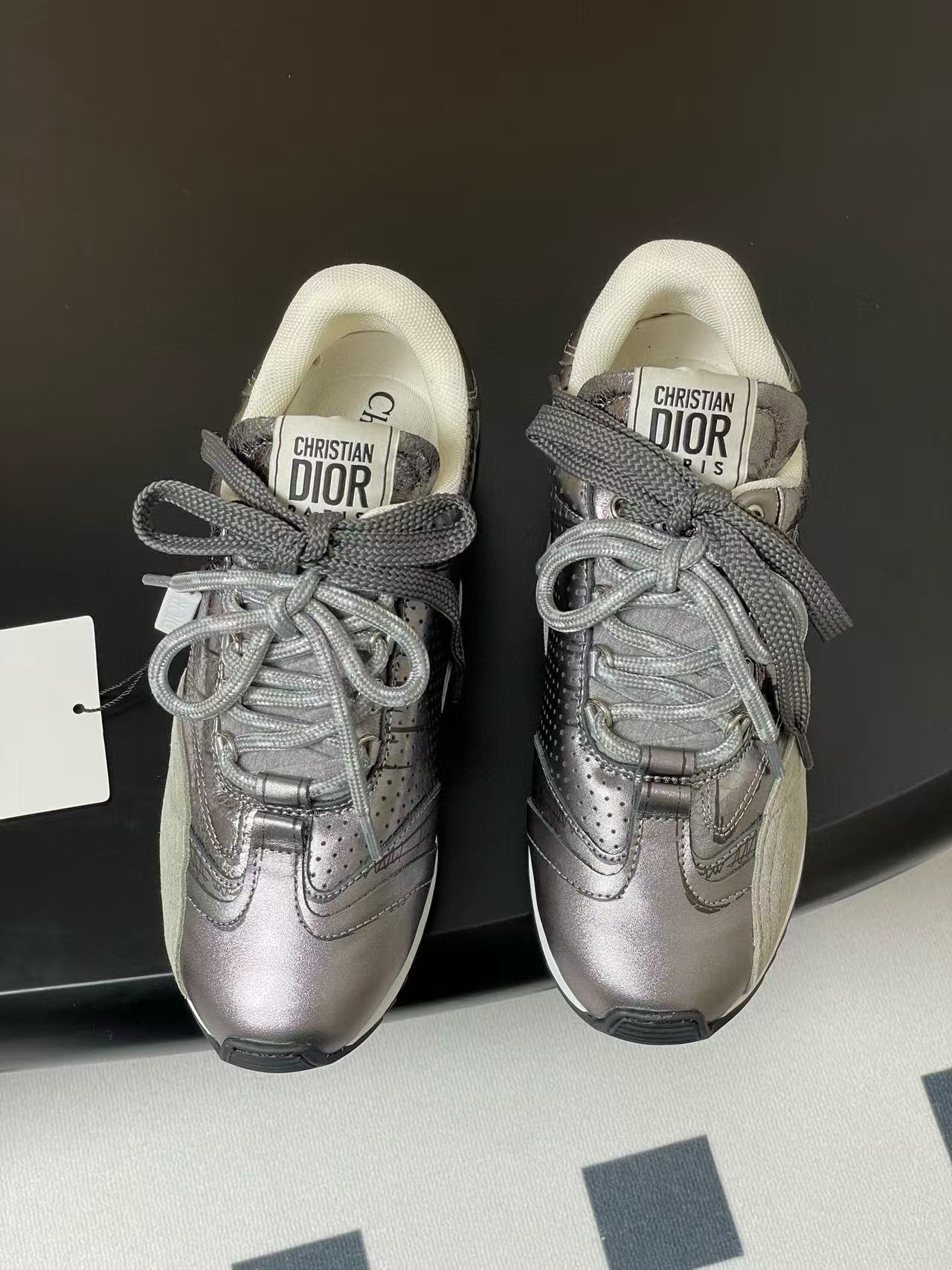 DI0Rの高品質カジュアルシューズ【50％割引+送料無料】