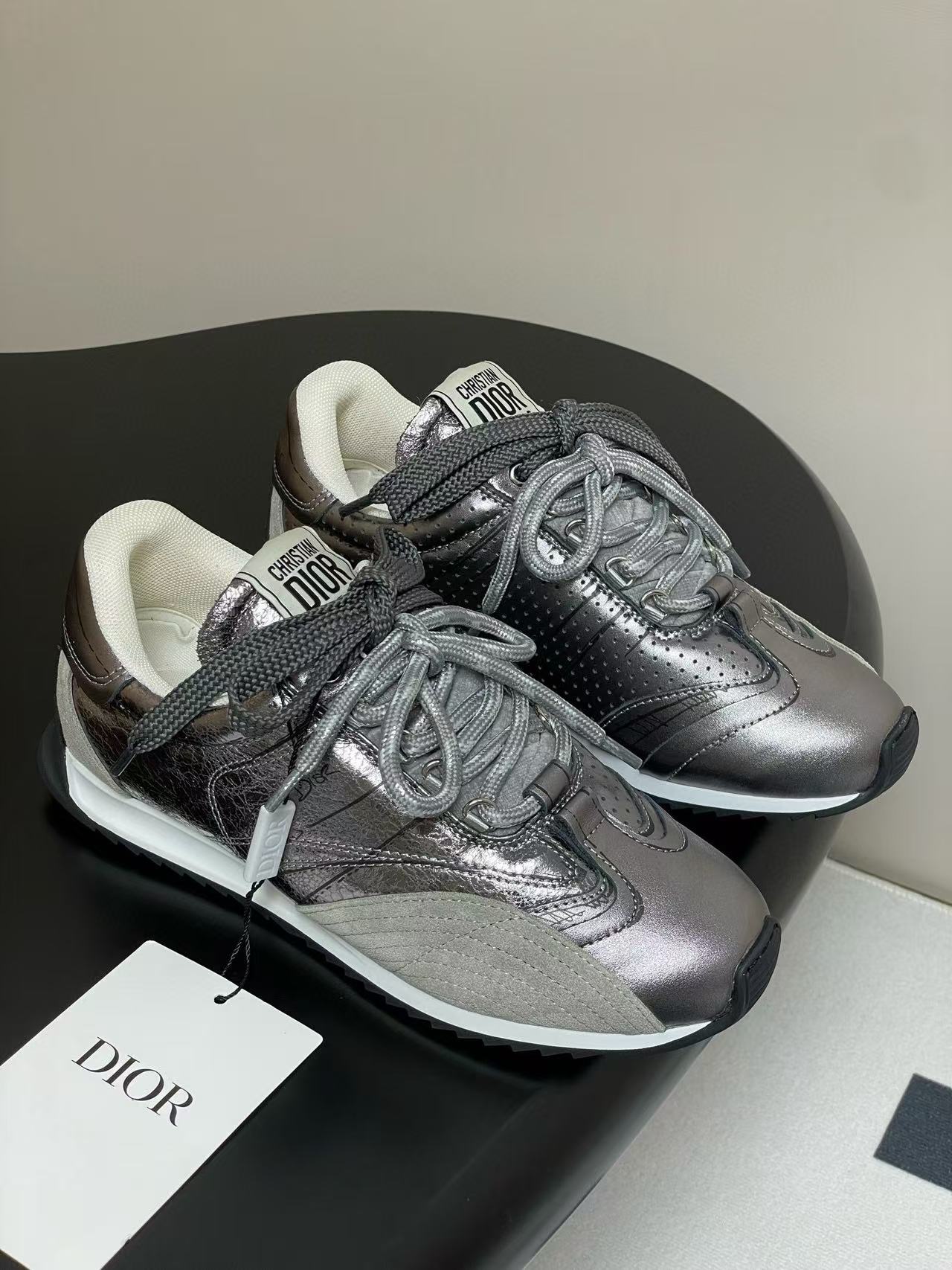 DI0Rの高品質カジュアルシューズ【50％割引+送料無料】