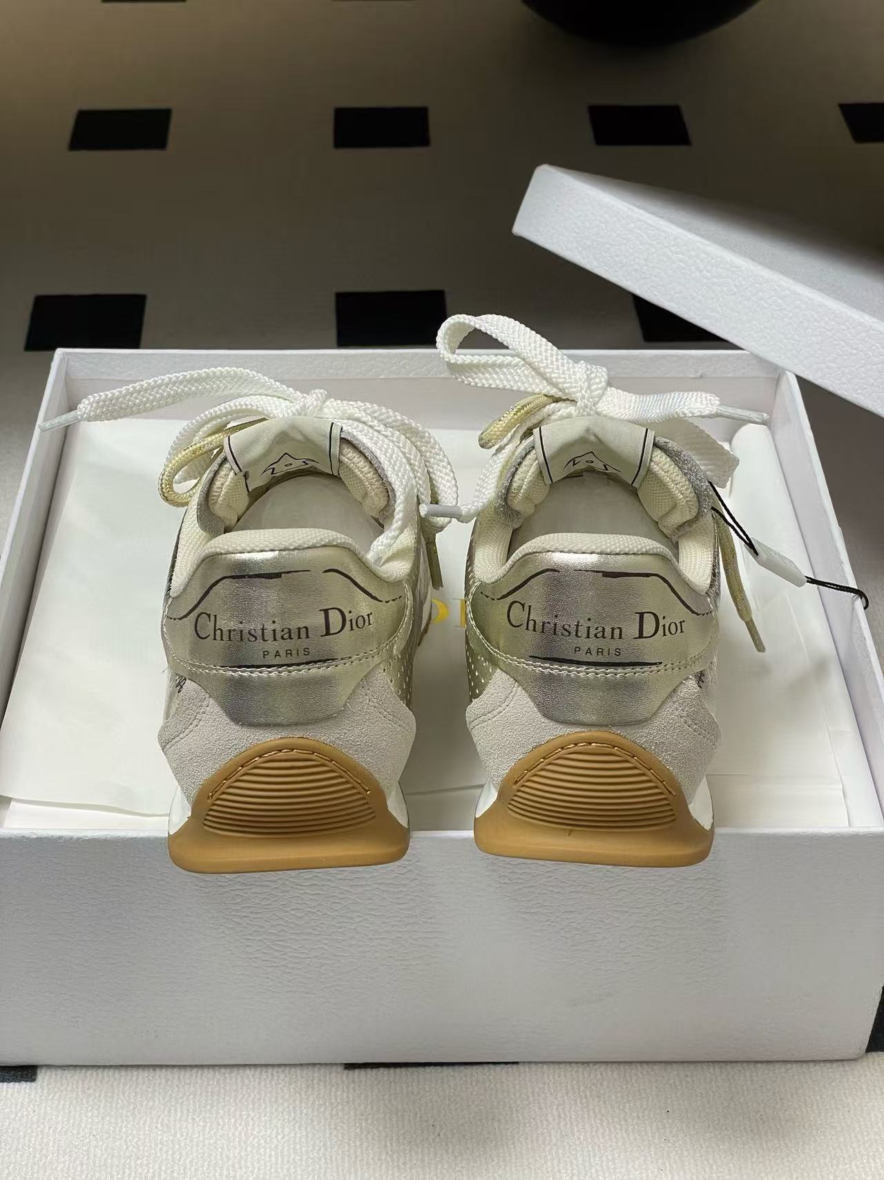 DI0Rの高品質カジュアルシューズ【50％割引+送料無料】