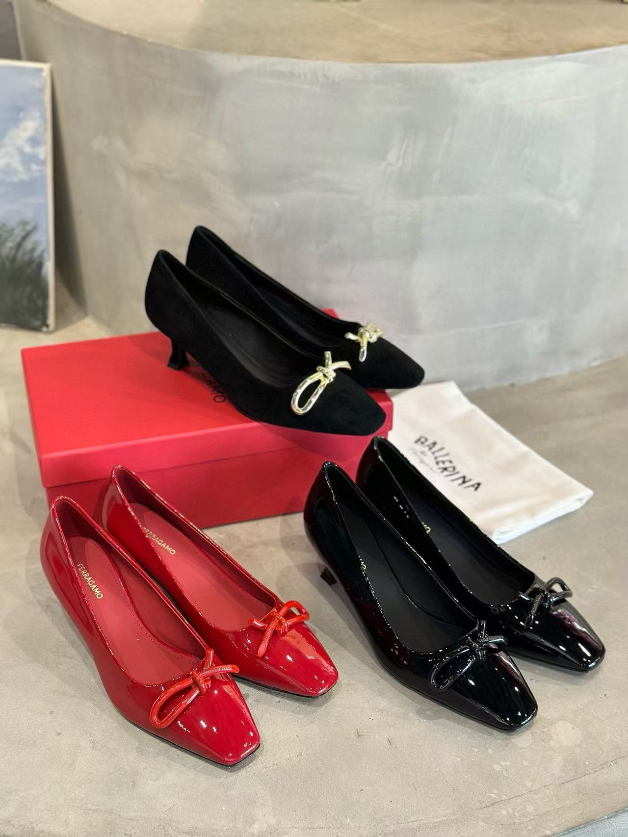 FERRACAM0 高品質の小さなスクエアヘッドハイヒール【50％割引+送料無料】