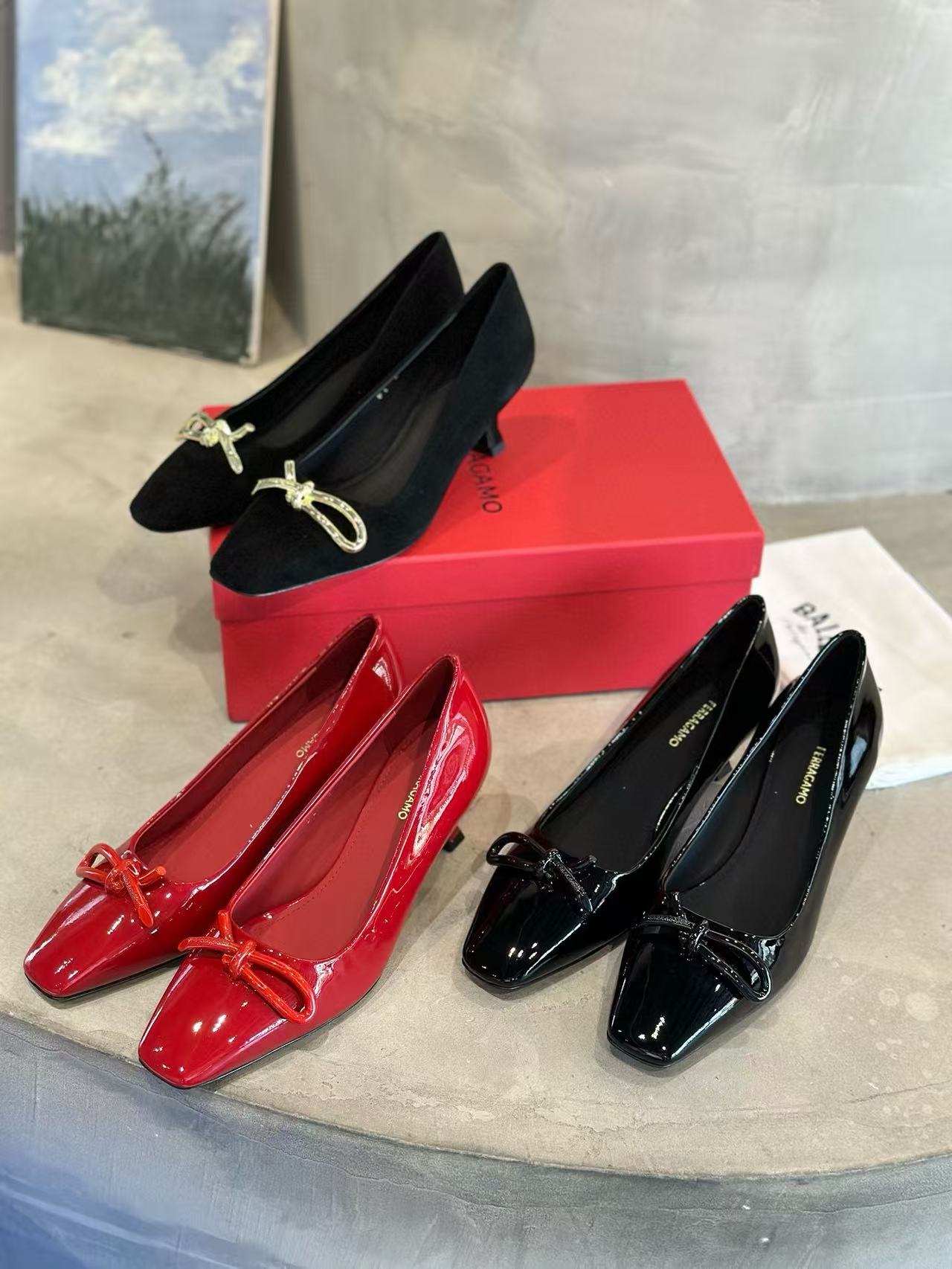 FERRACAM0 高品質の小さなスクエアヘッドハイヒール【50％割引+送料無料】