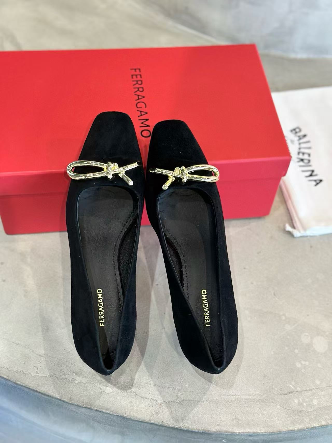 FERRACAM0 高品質の小さなスクエアヘッドハイヒール【50％割引+送料無料】