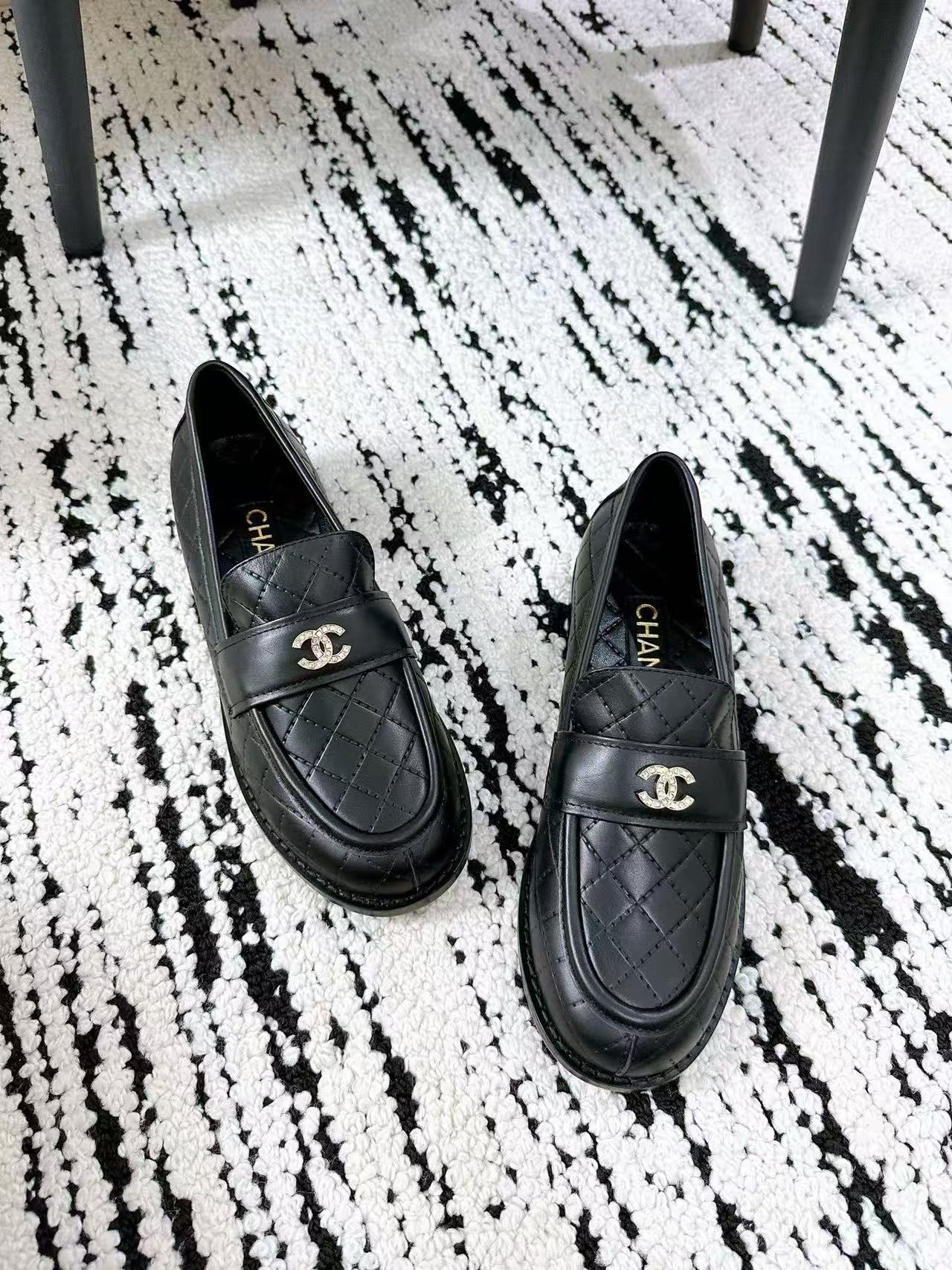 CHANE1 高品質ダブルCダイヤモンドバックルローファー【50％割引+送料無料】