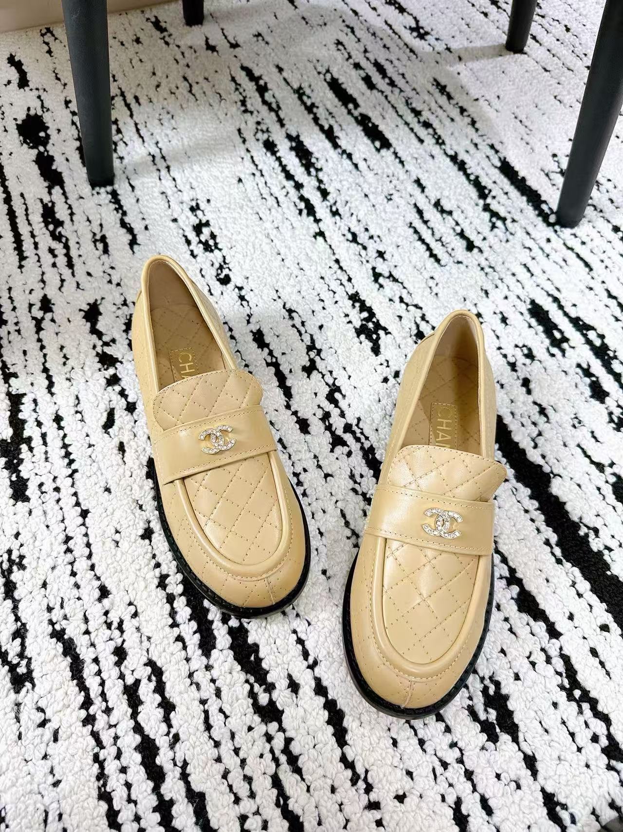 CHANE1 高品質ダブルCダイヤモンドバックルローファー【50％割引+送料無料】