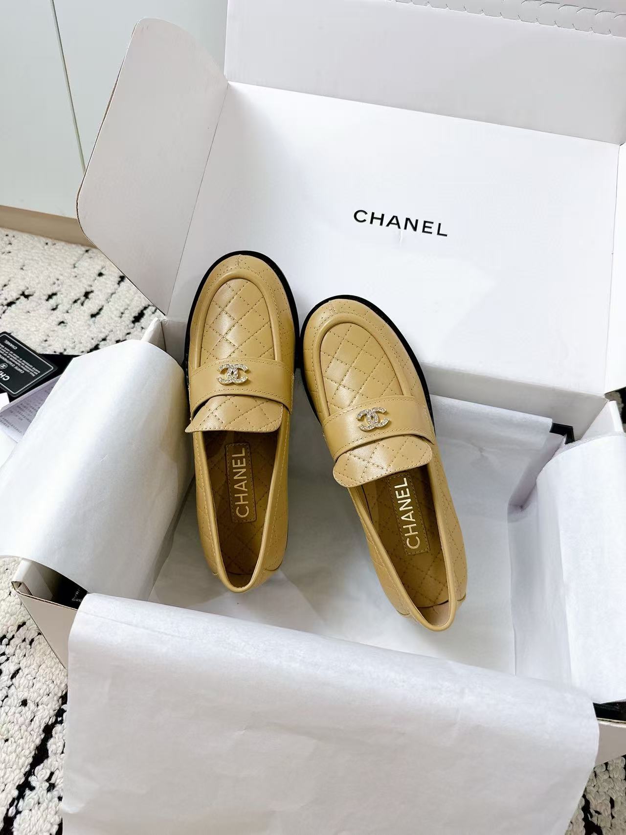 CHANE1 高品質ダブルCダイヤモンドバックルローファー【50％割引+送料無料】