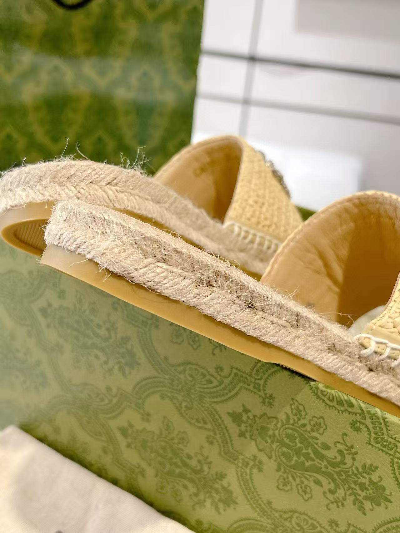 GUCC1 高品質ラインストーンダブルG織りスリッパ【50％割引+送料無料】