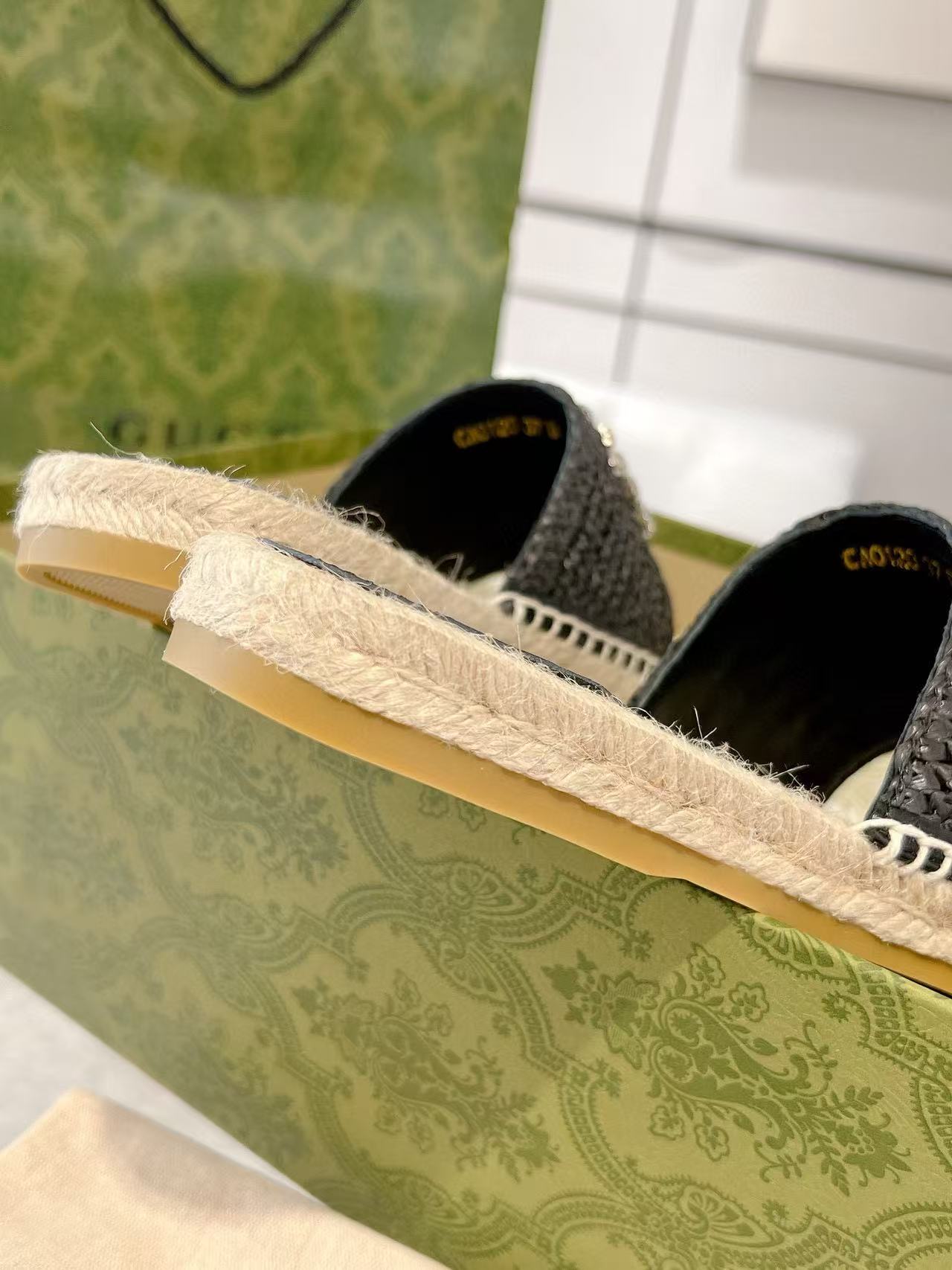 GUCC1 高品質ラインストーンダブルG織りスリッパ【50％割引+送料無料】