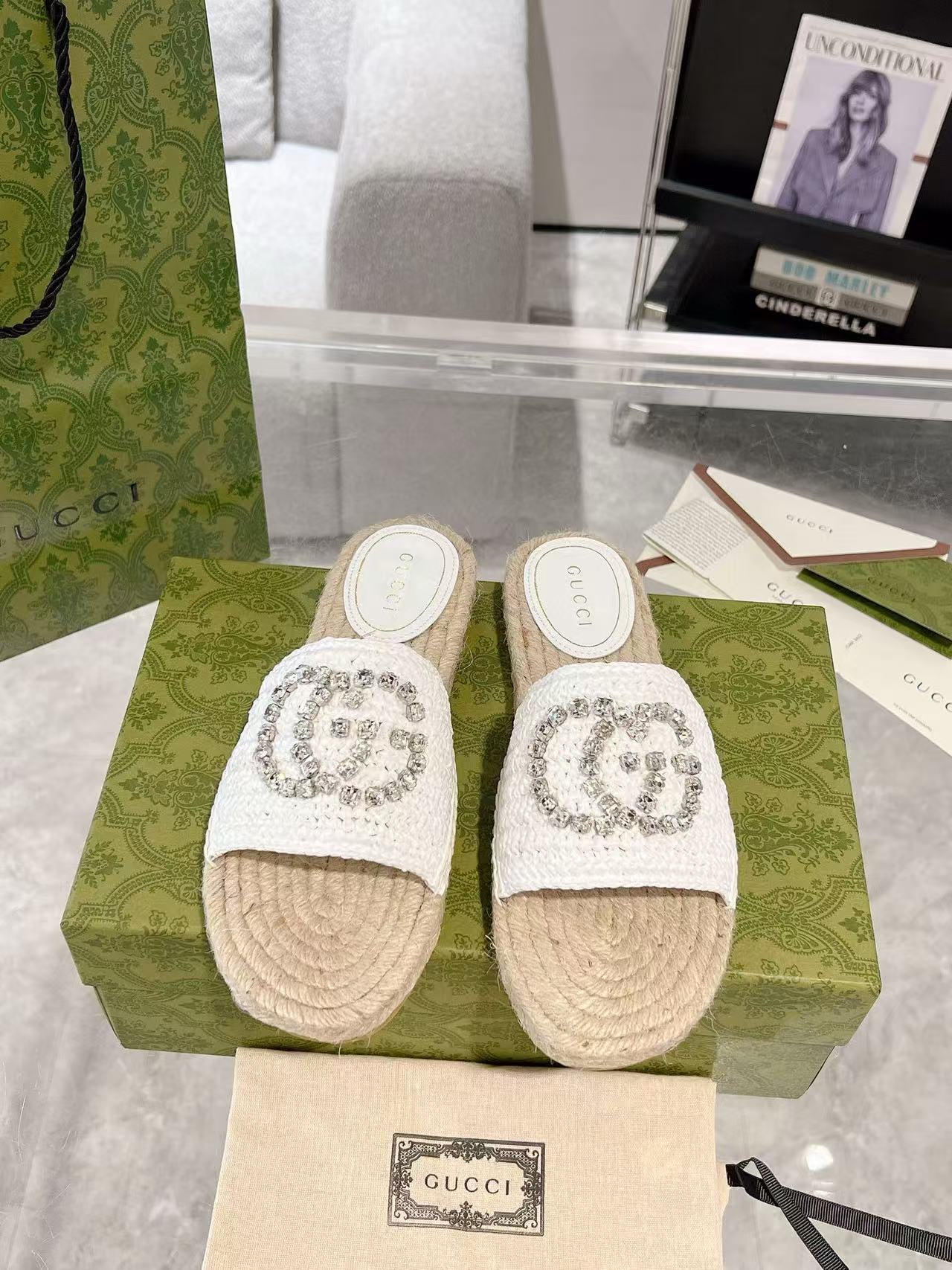 GUCC1 高品質ラインストーンダブルG織りスリッパ【50％割引+送料無料】