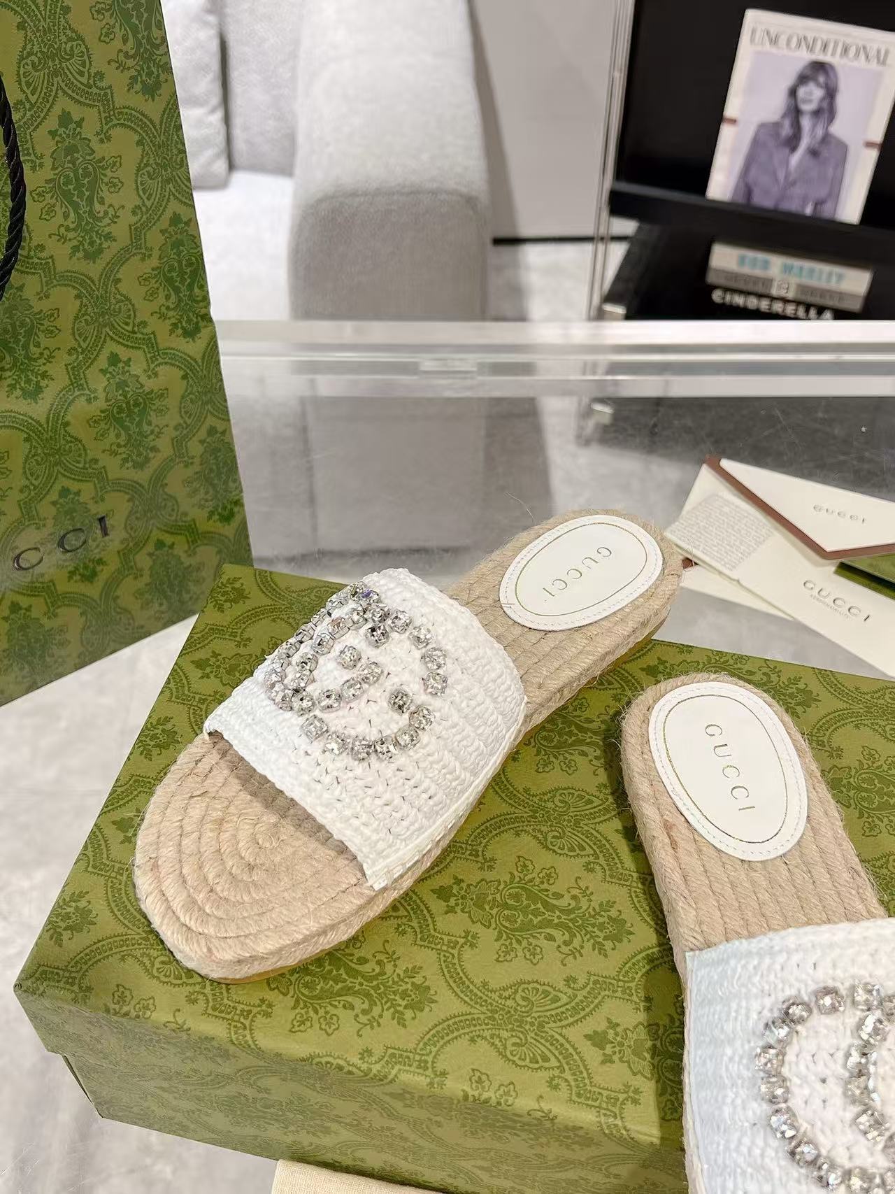 GUCC1 高品質ラインストーンダブルG織りスリッパ【50％割引+送料無料】