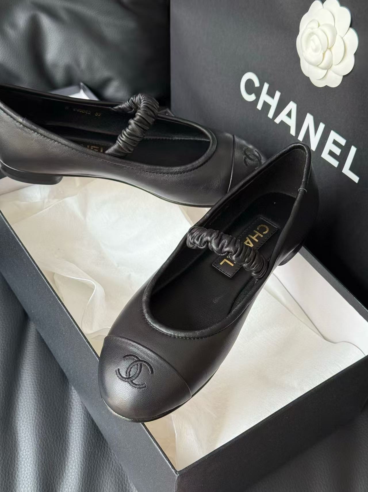 CHANE1 高品質ダブルCレザーフラットシューズ【50％割引+送料無料】