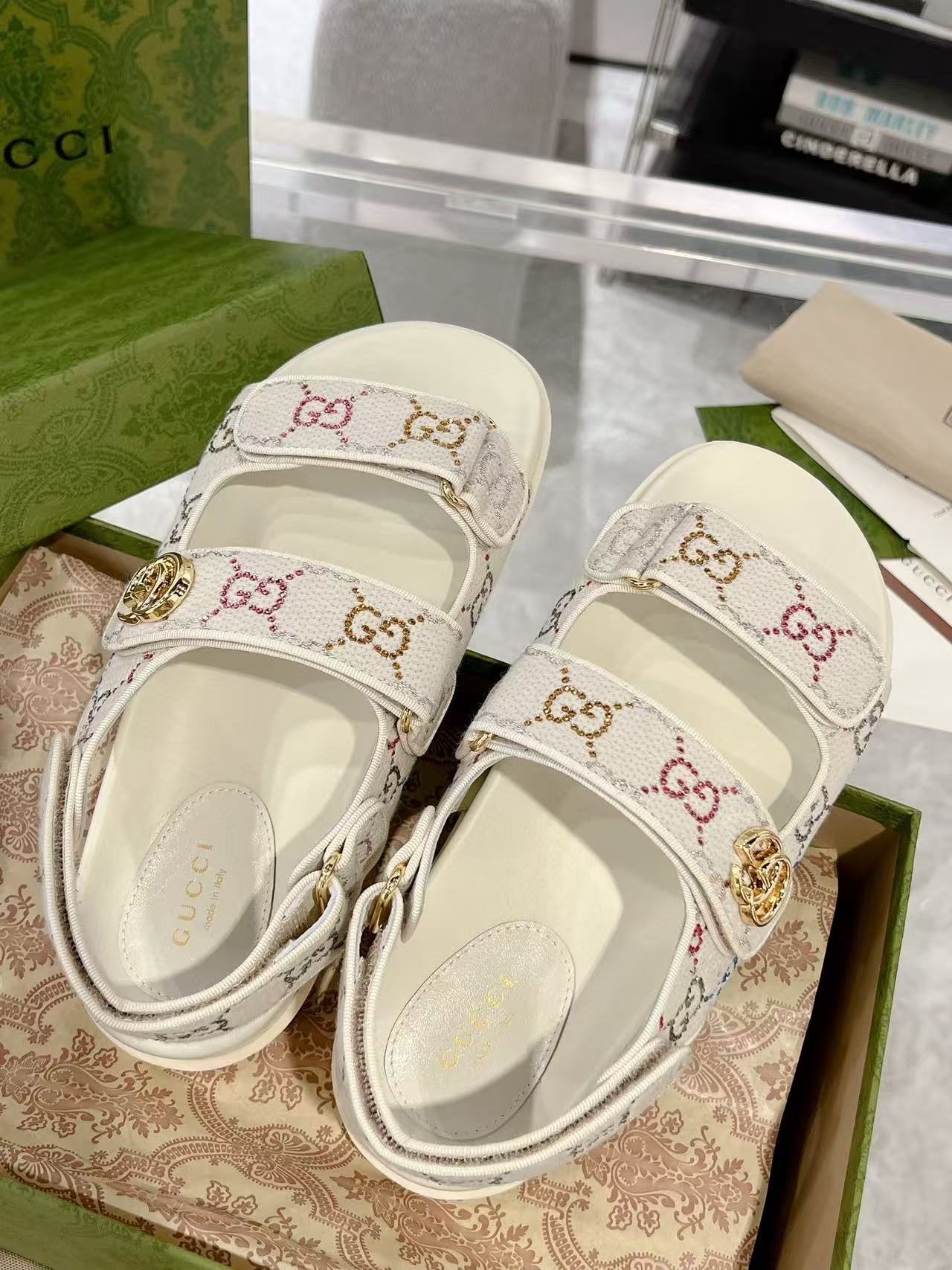 GUCC1 高品質ベルクロサンダル【50％割引+送料無料】