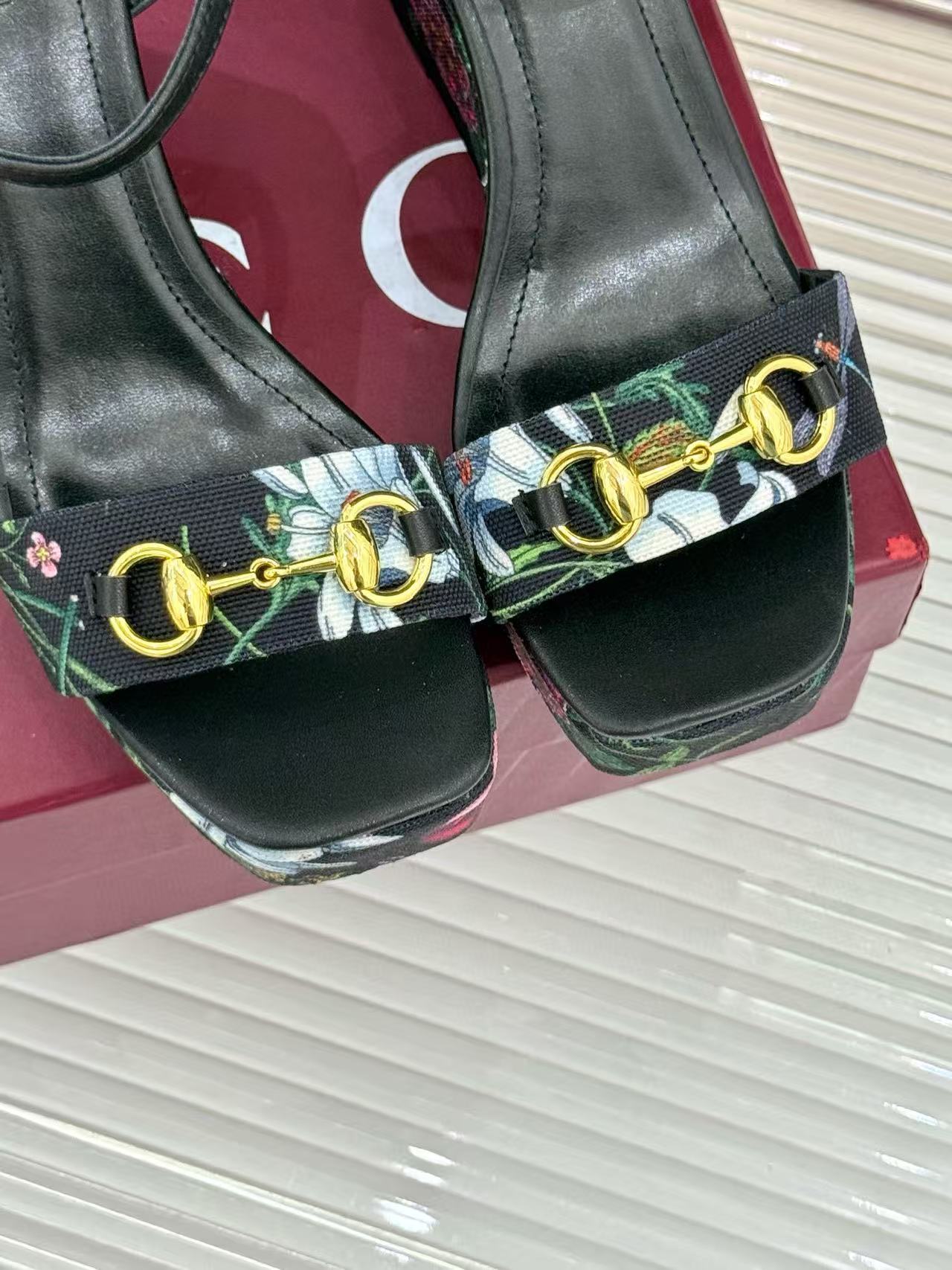 GUCC1 高品質プリント ホースビット ハイヒールサンダル【50％割引+送料無料】