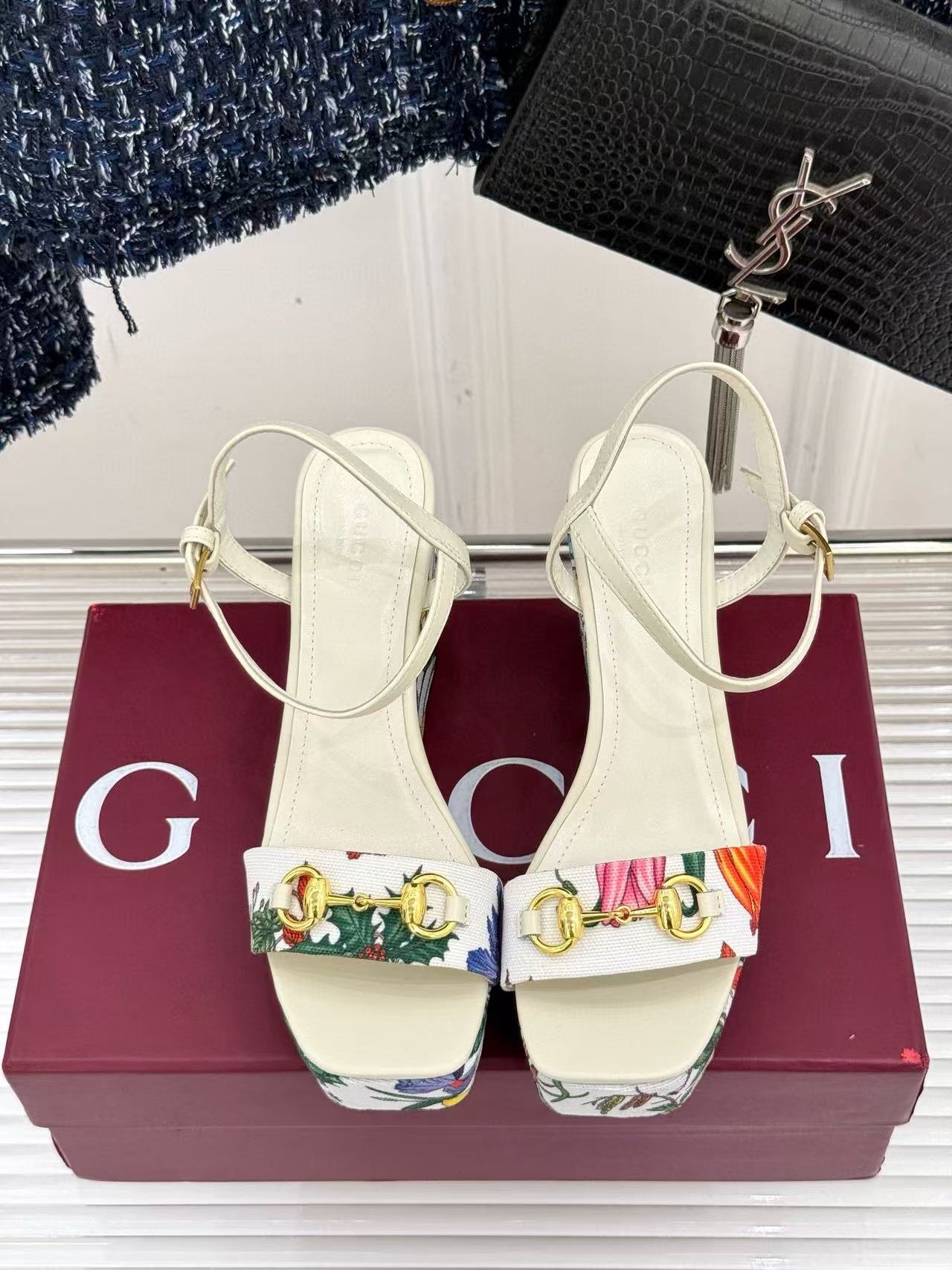 GUCC1 高品質プリント ホースビット ハイヒールサンダル【50％割引+送料無料】