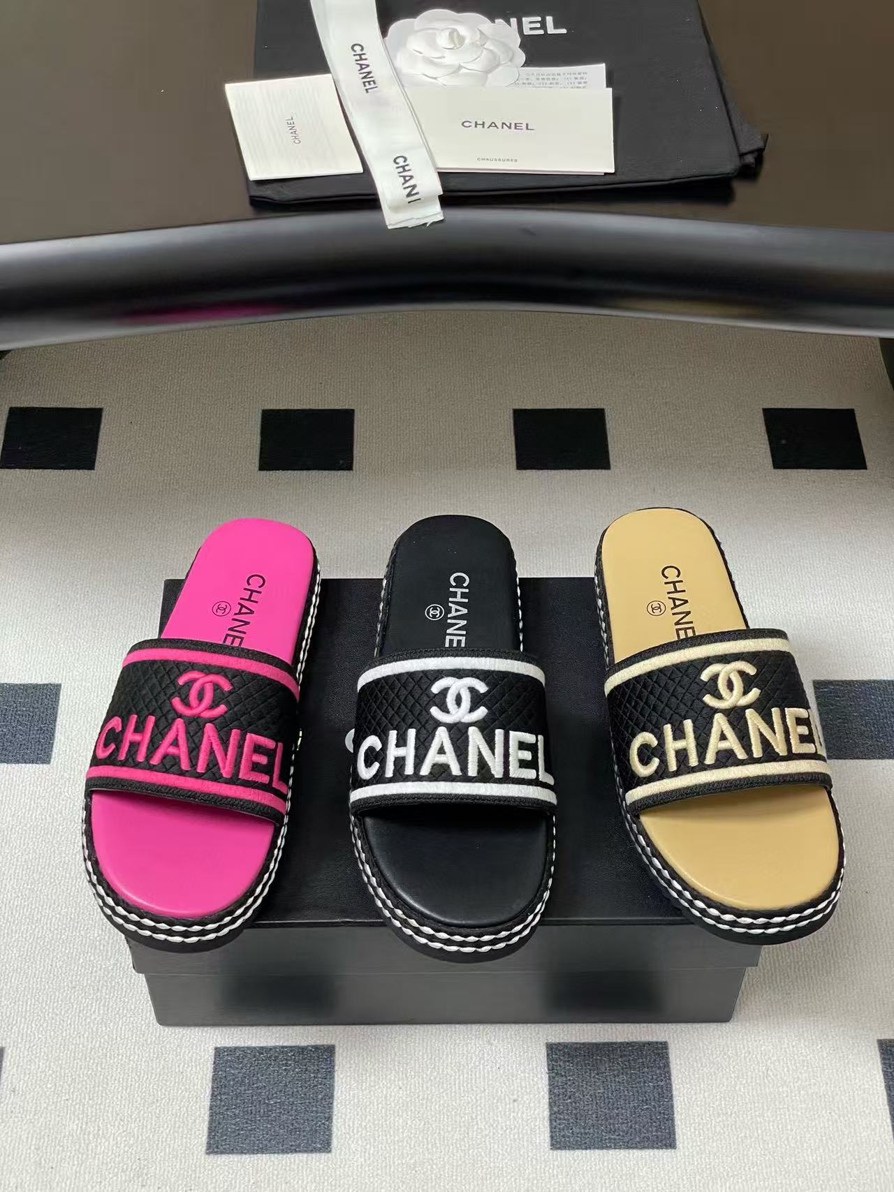 CHANE1 高品質織りダブルC文字厚底スリッパ【50％割引+送料無料】