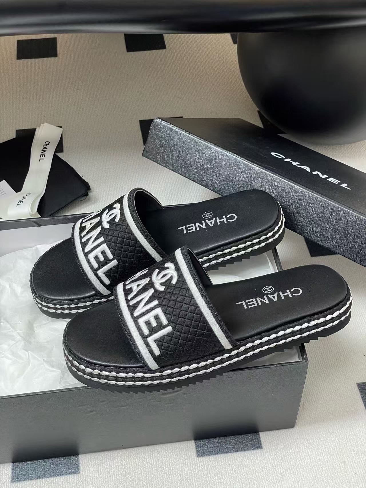 CHANE1 高品質織りダブルC文字厚底スリッパ【50％割引+送料無料】