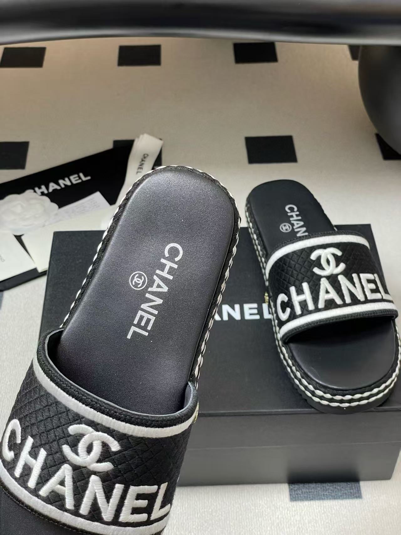 CHANE1 高品質織りダブルC文字厚底スリッパ【50％割引+送料無料】