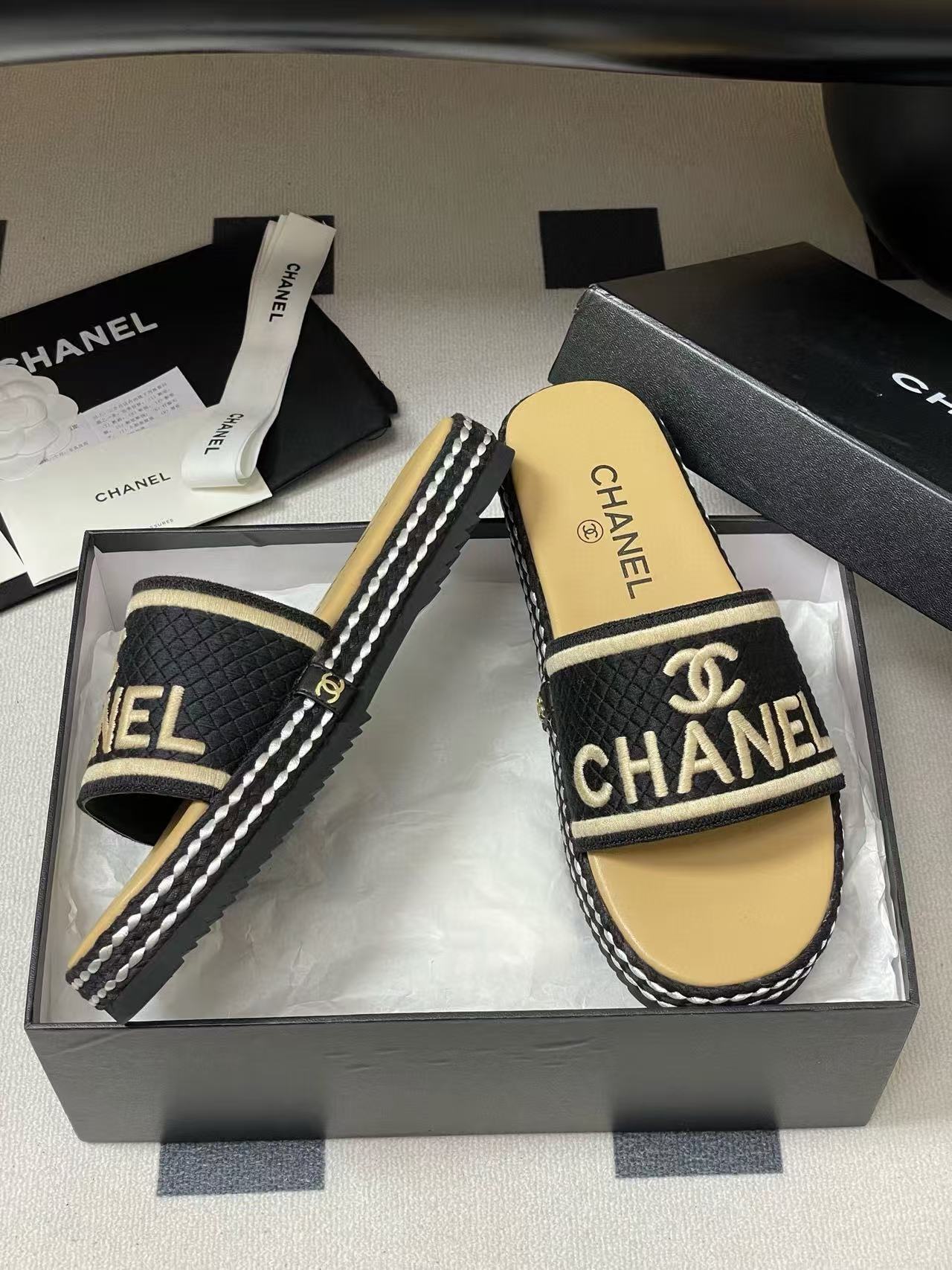 CHANE1 高品質織りダブルC文字厚底スリッパ【50％割引+送料無料】