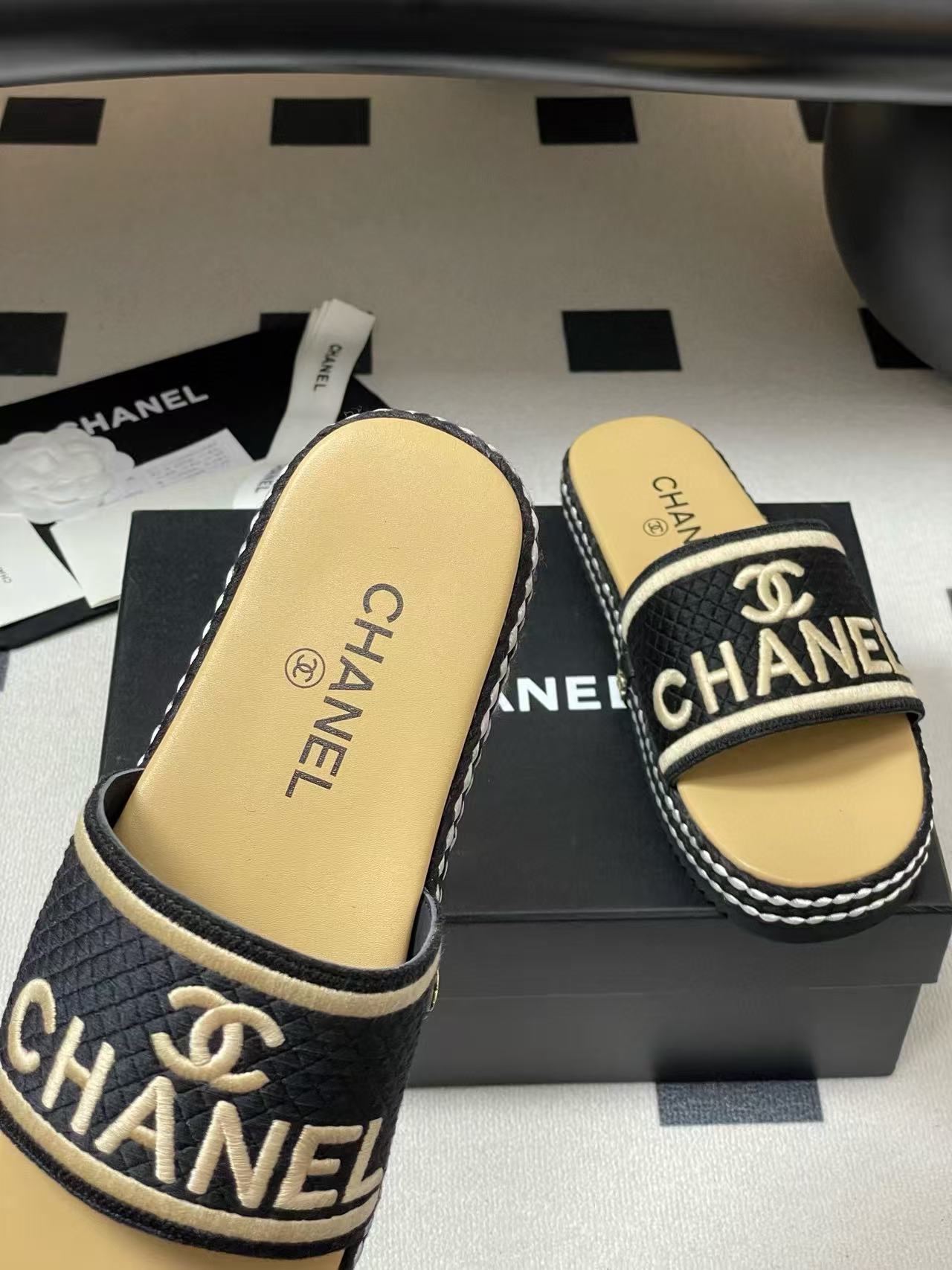 CHANE1 高品質織りダブルC文字厚底スリッパ【50％割引+送料無料】