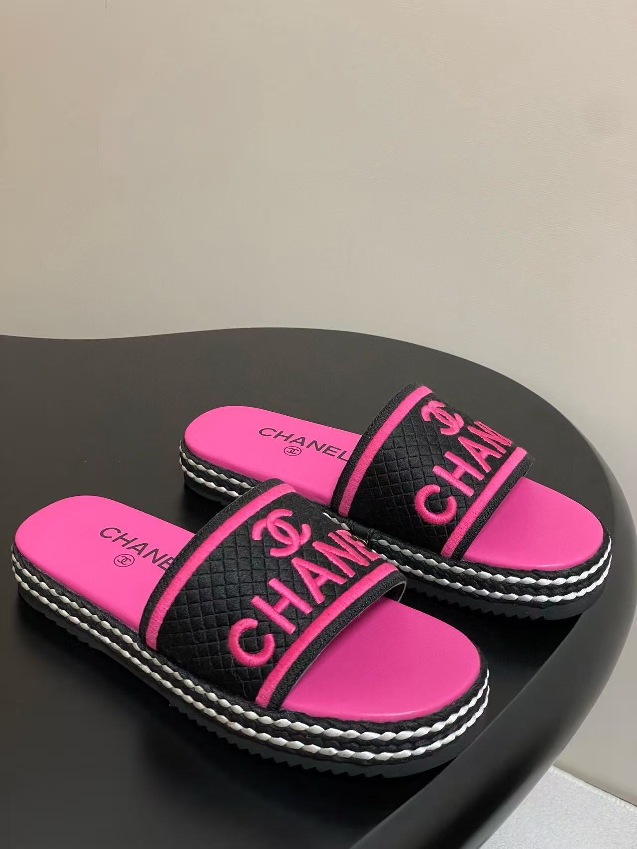 CHANE1 高品質織りダブルC文字厚底スリッパ【50％割引+送料無料】