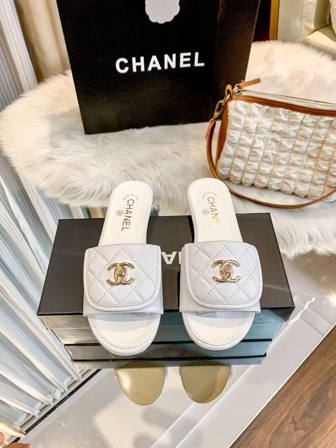 CHANE1 バックパックバックルスリッパ【50％割引+送料無料】