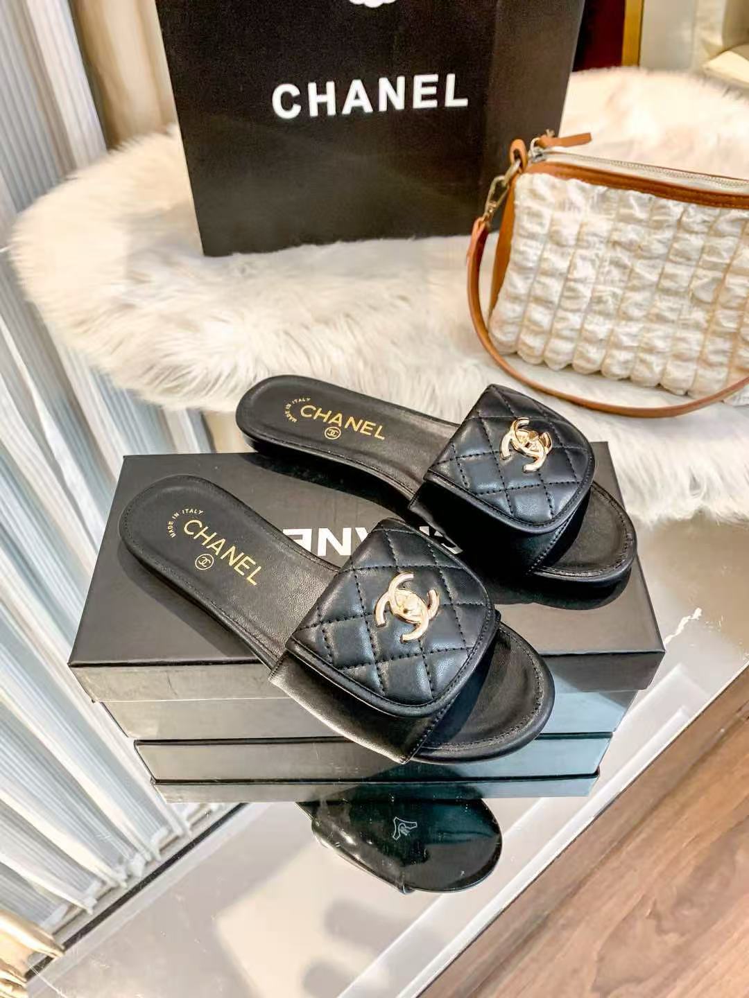 CHANE1 バックパックバックルスリッパ【50％割引+送料無料】