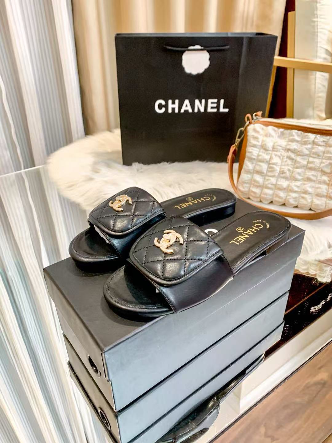 CHANE1 バックパックバックルスリッパ【50％割引+送料無料】