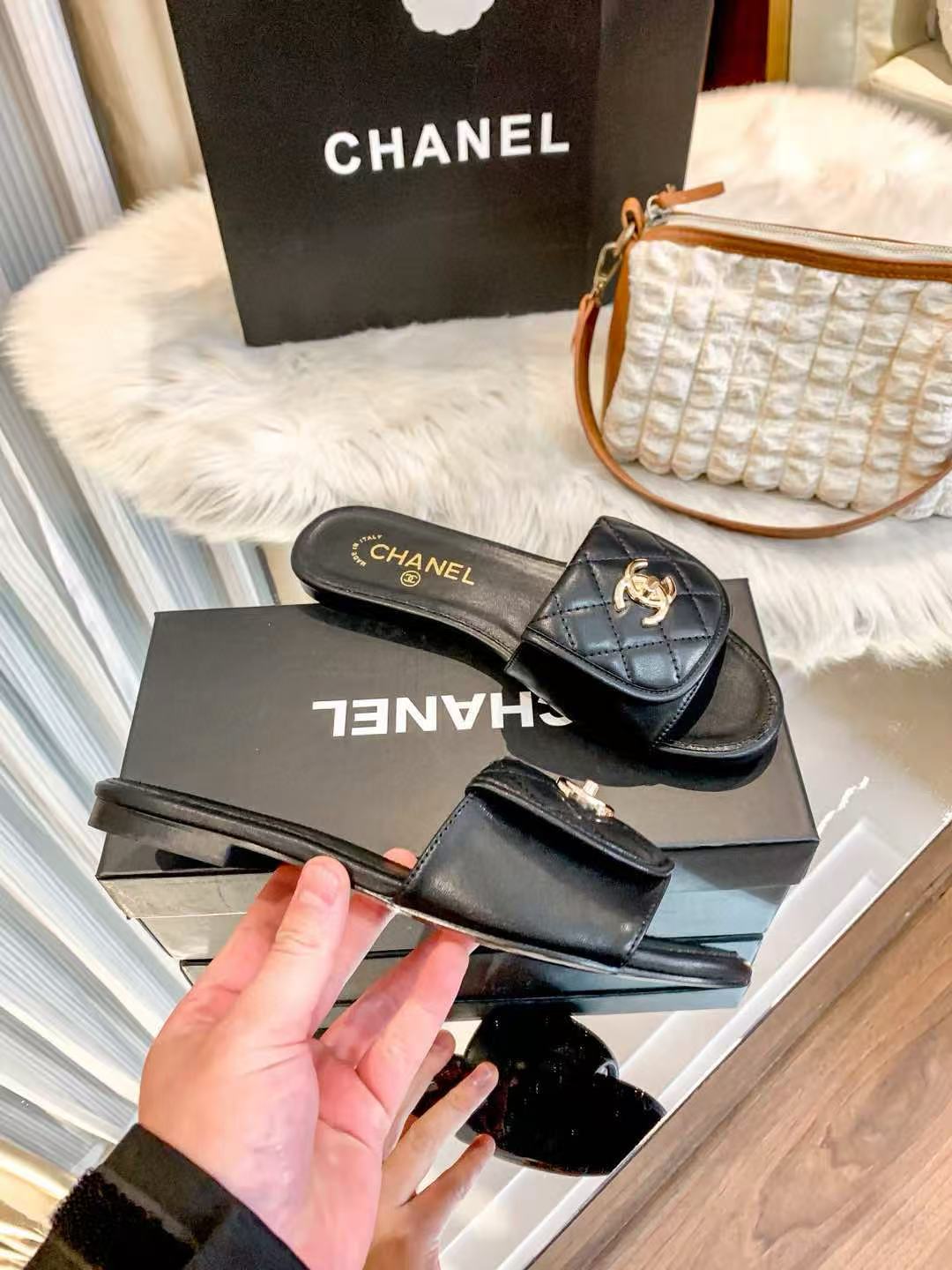 CHANE1 バックパックバックルスリッパ【50％割引+送料無料】