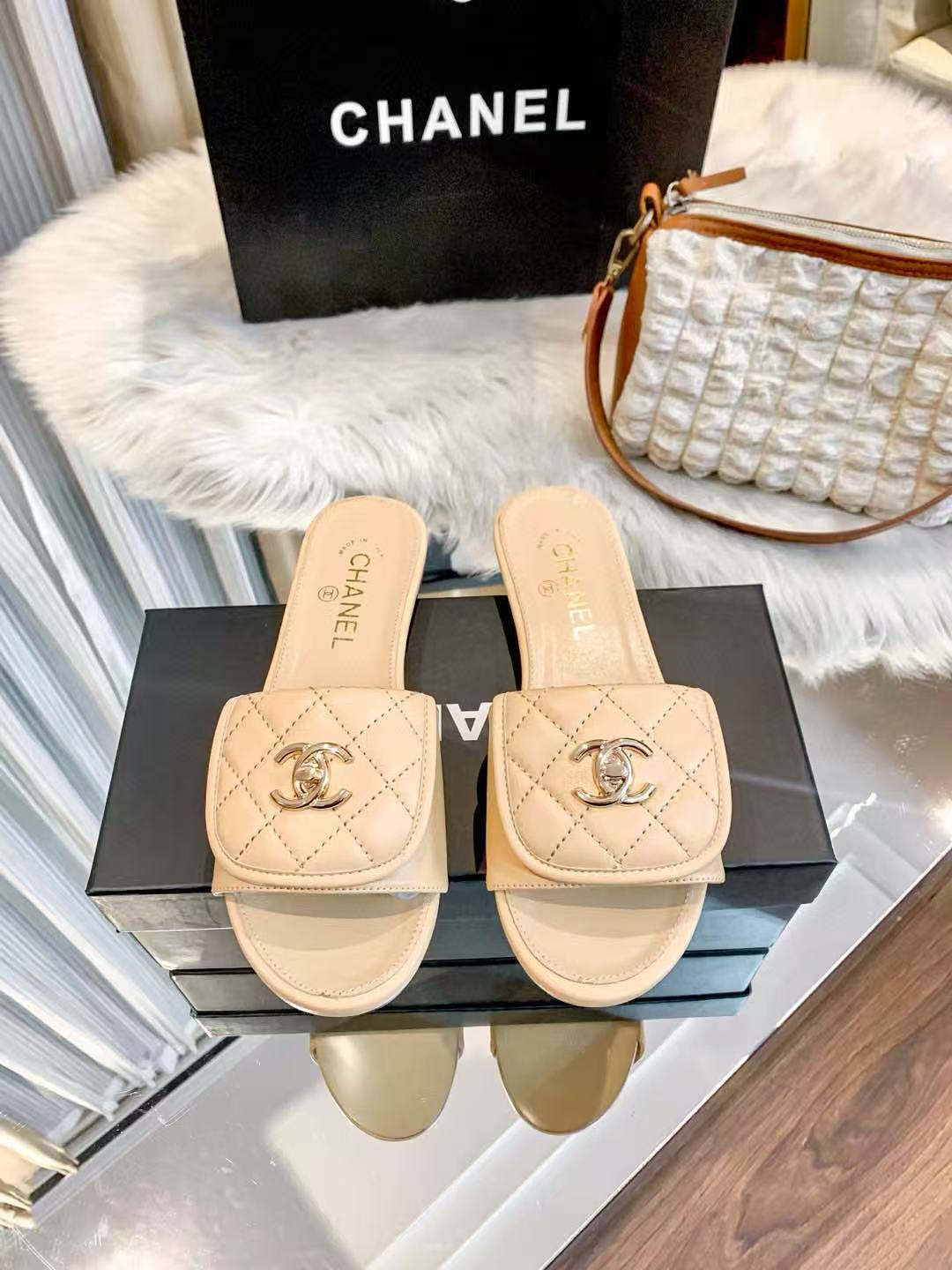 CHANE1 バックパックバックルスリッパ【50％割引+送料無料】